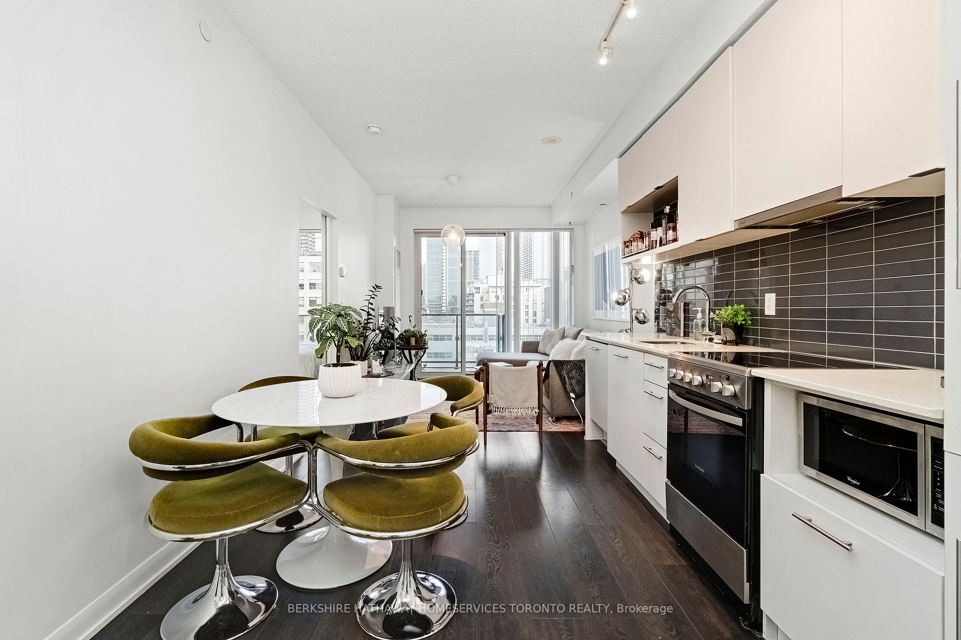435 Richmond St W, #808