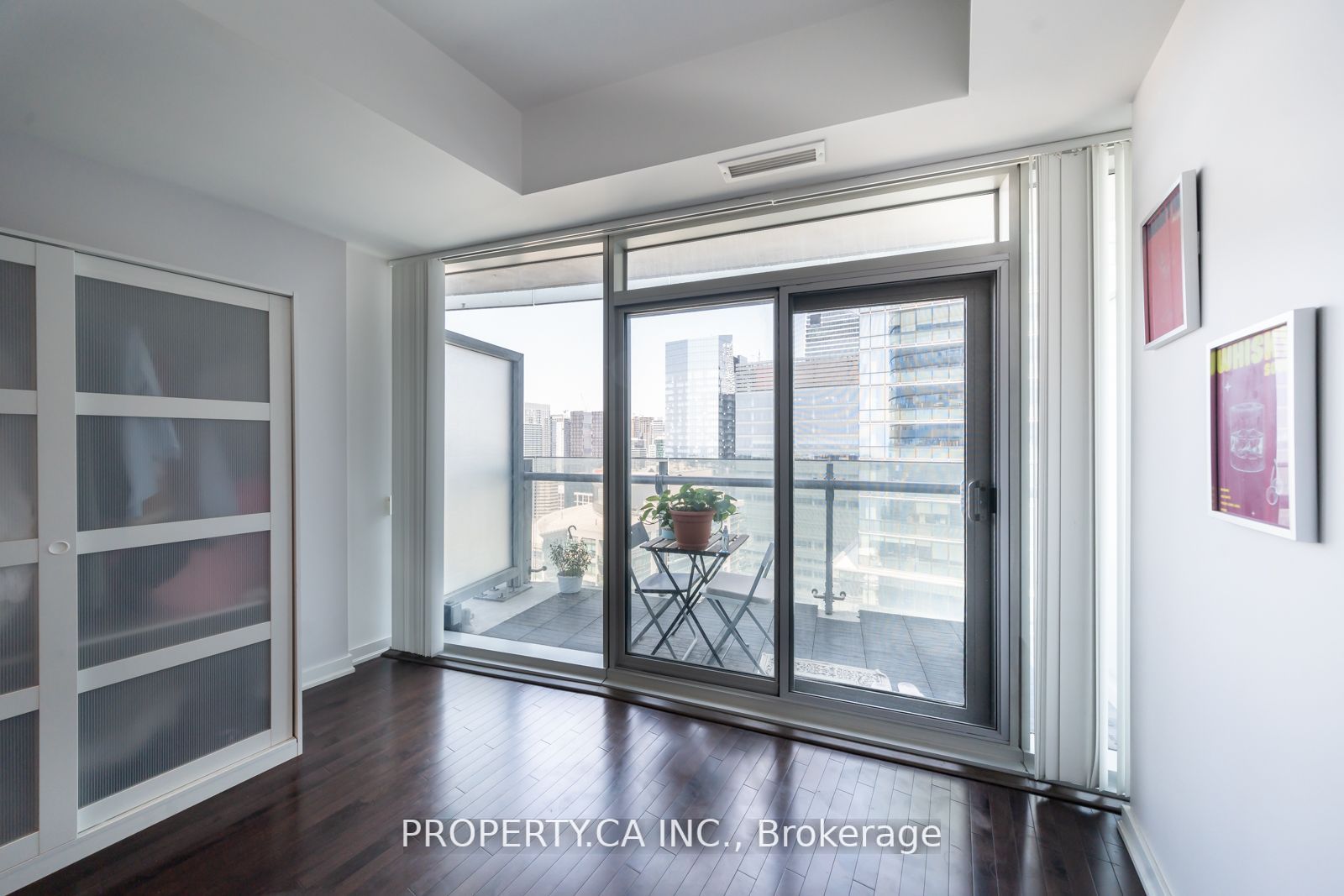 12 York St, #3408