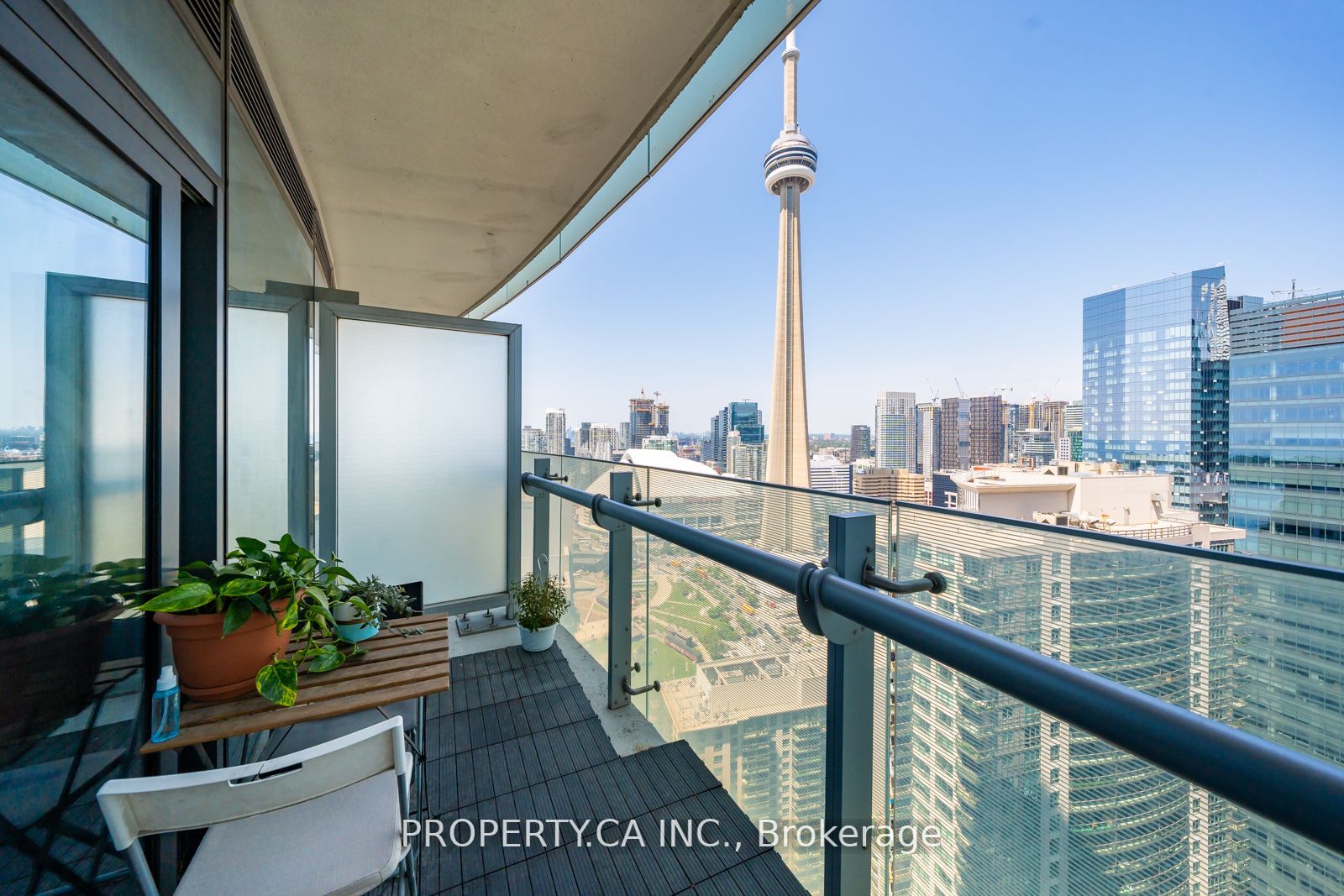 12 York St, #3408