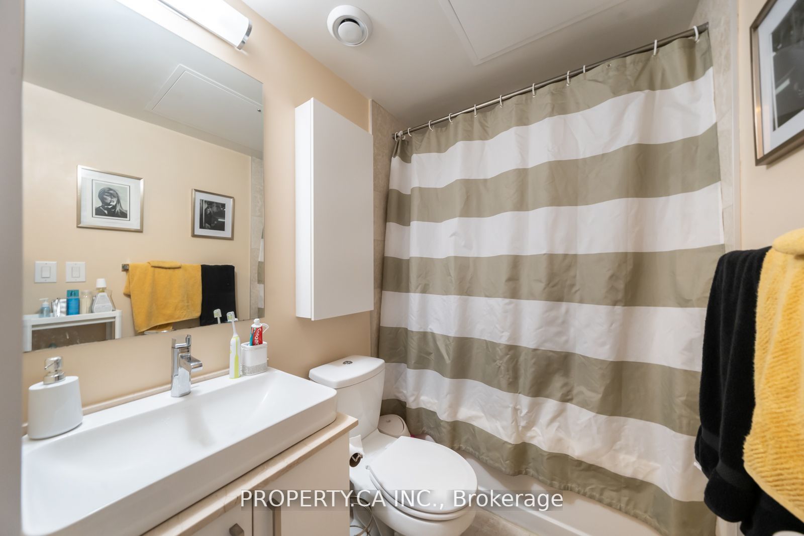 12 York St, #3408