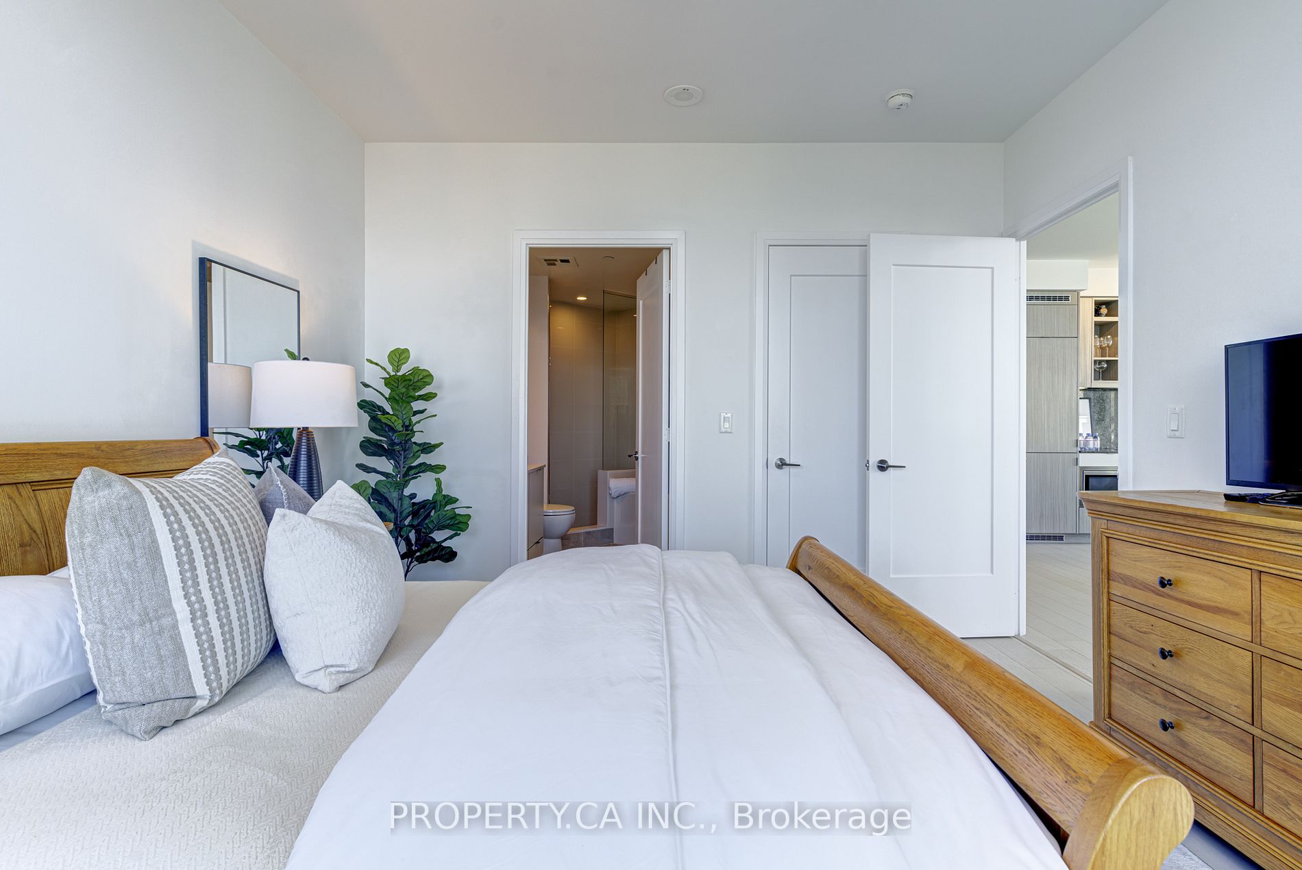 101 Erskine Ave, #3010