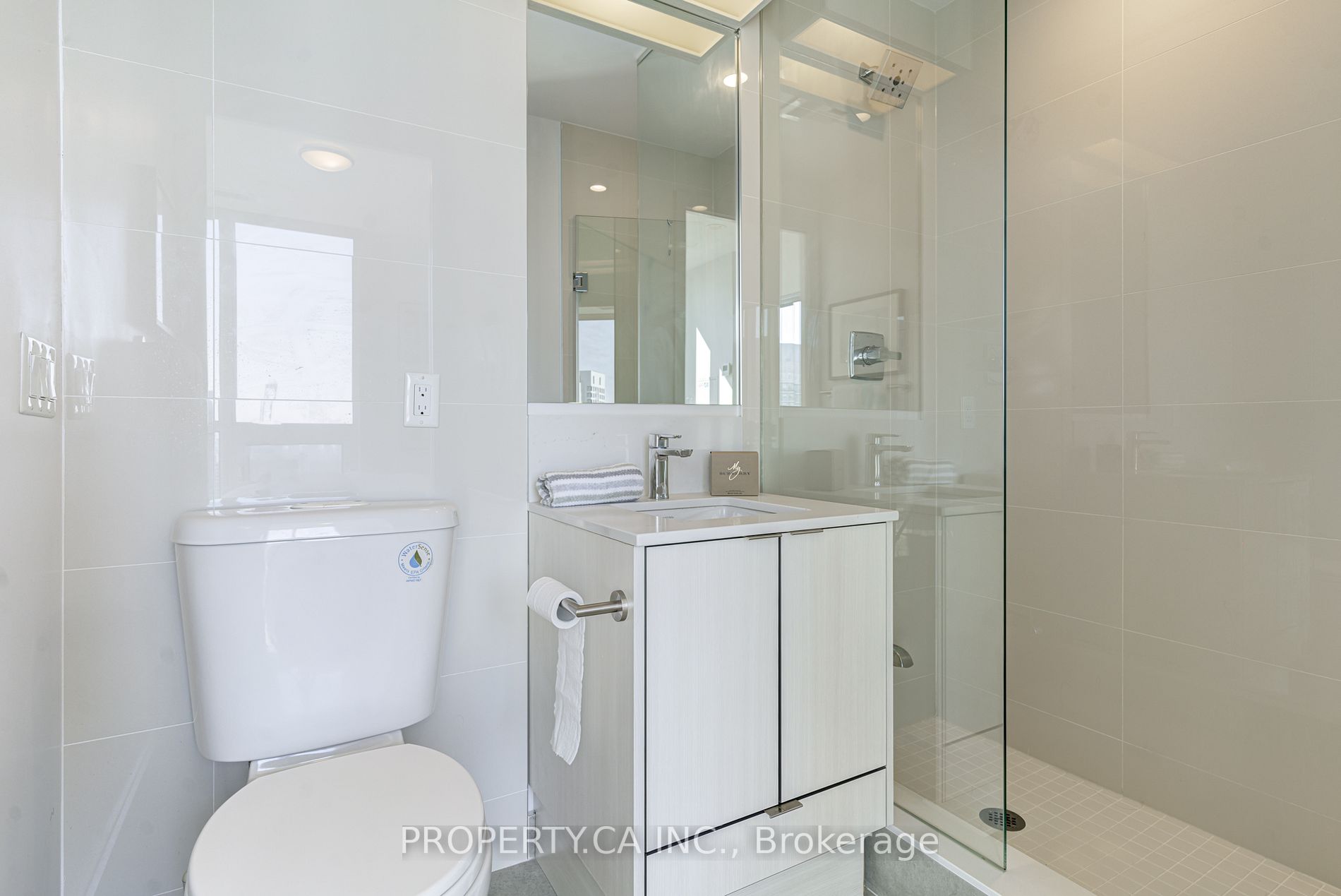 101 Erskine Ave, #3010