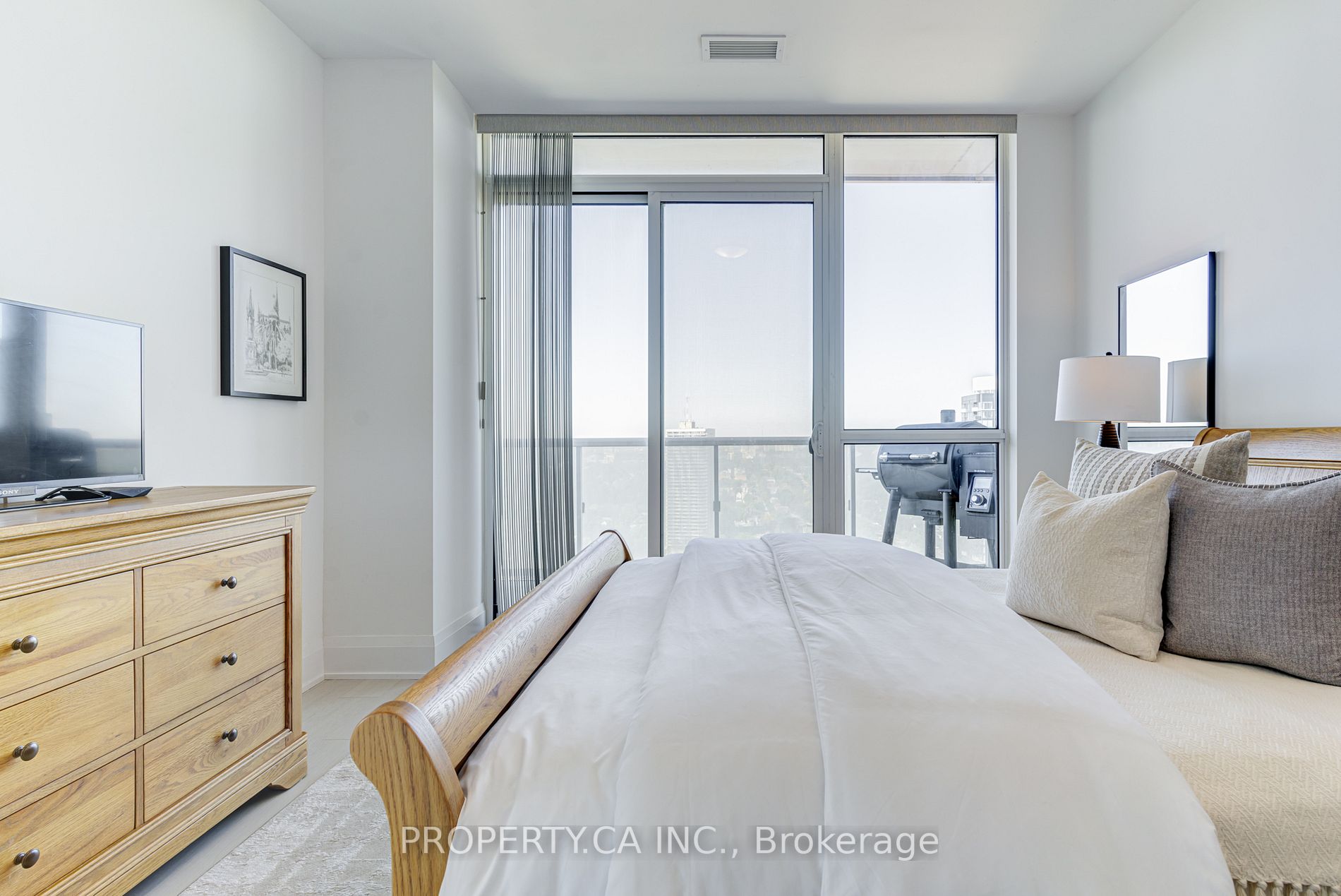 101 Erskine Ave, #3010