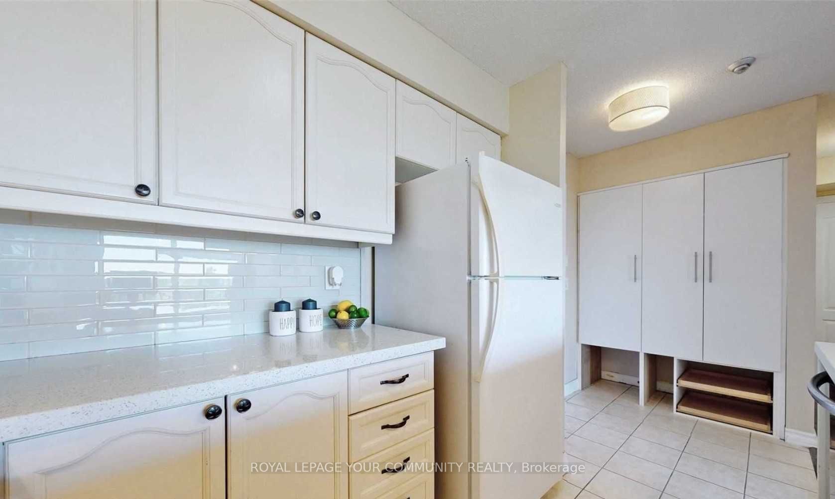 890 Sheppard Ave W, #517