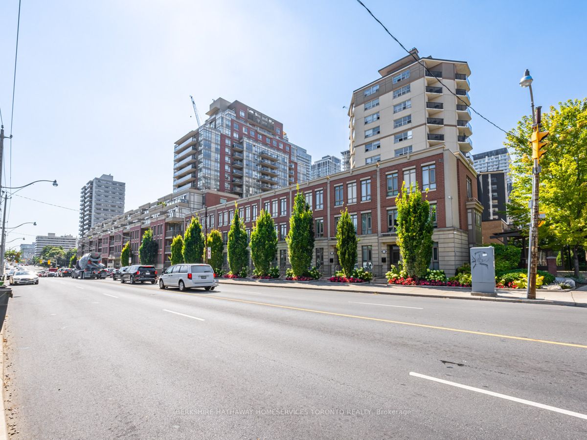 900 Mount Pleasant Rd, #209