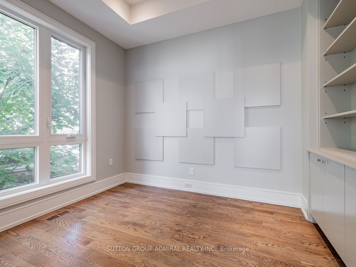 476 Deloraine Ave