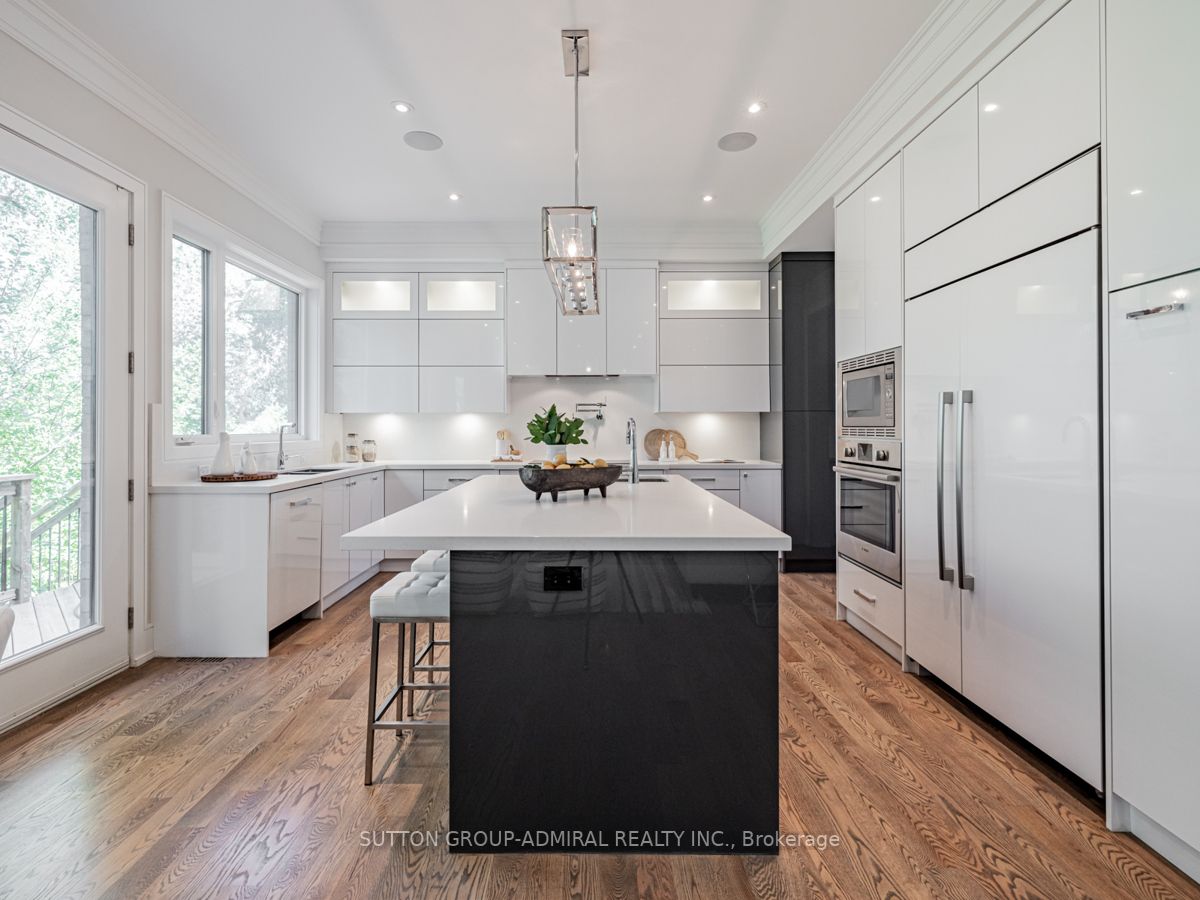476 Deloraine Ave