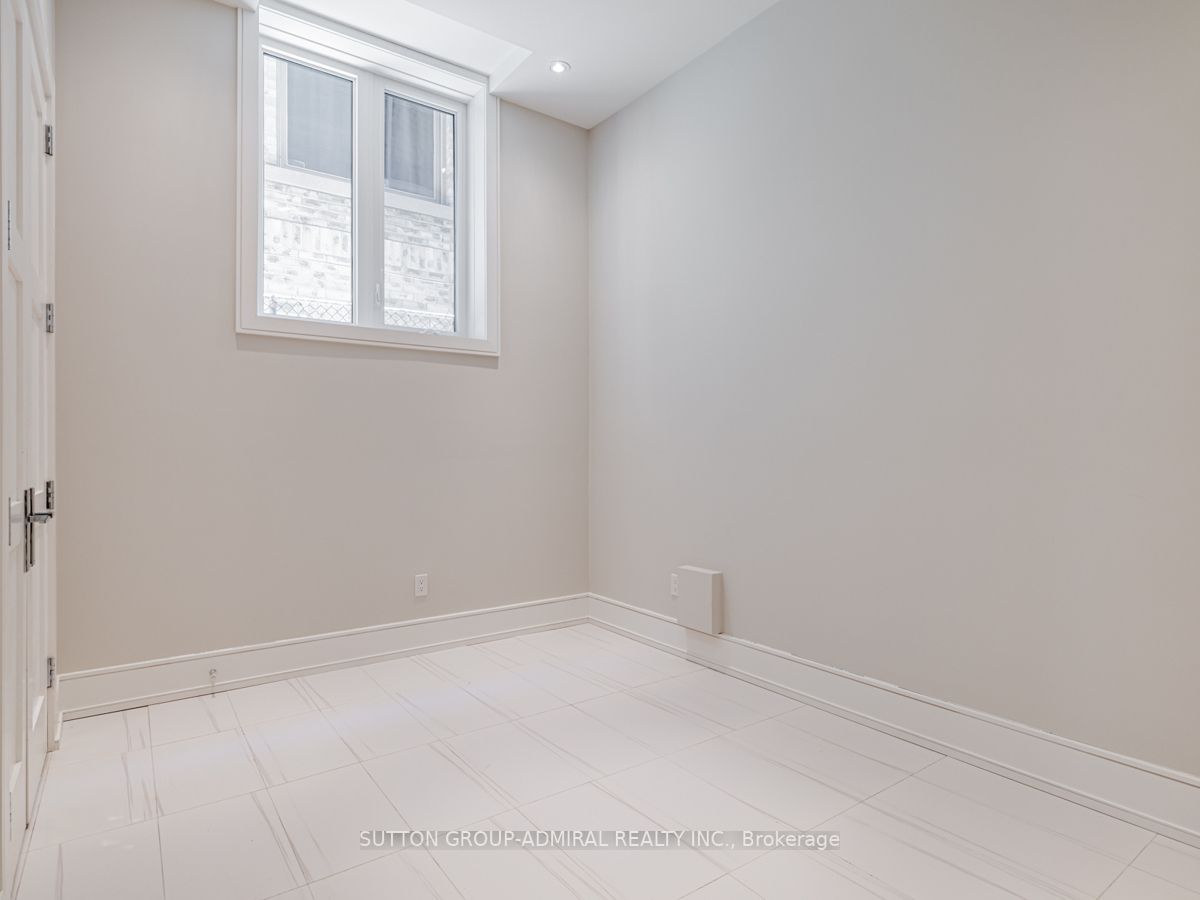 476 Deloraine Ave