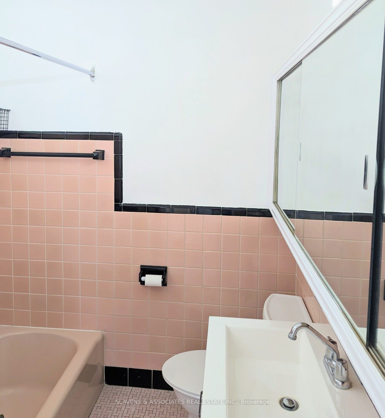 53 Neptune Dr, #106
