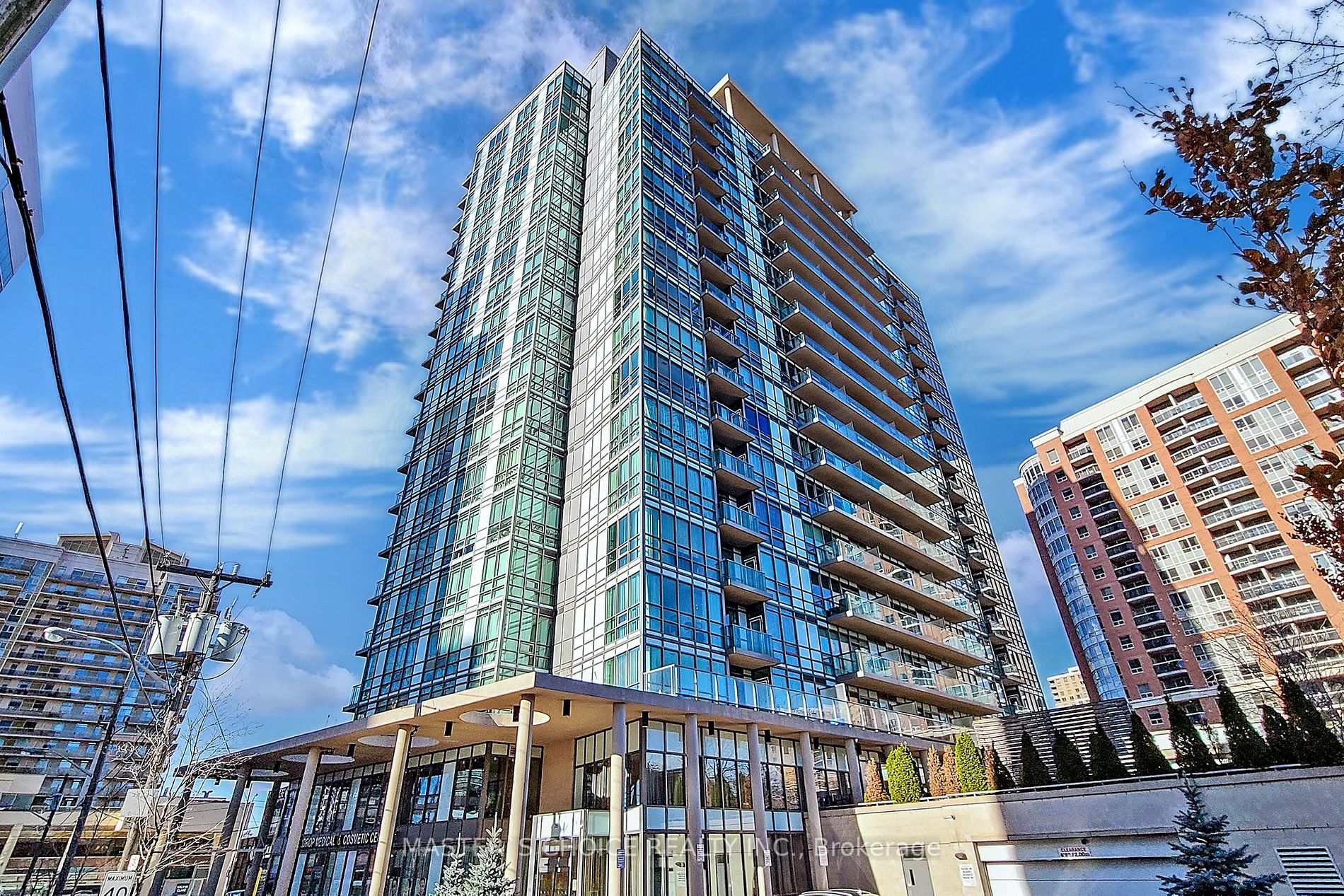 26 Norton Ave, #401