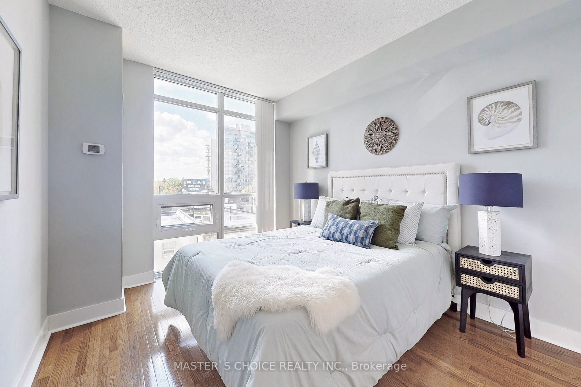 26 Norton Ave, #401