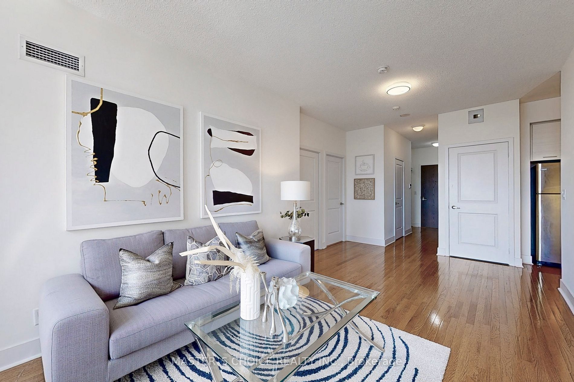 26 Norton Ave, #401