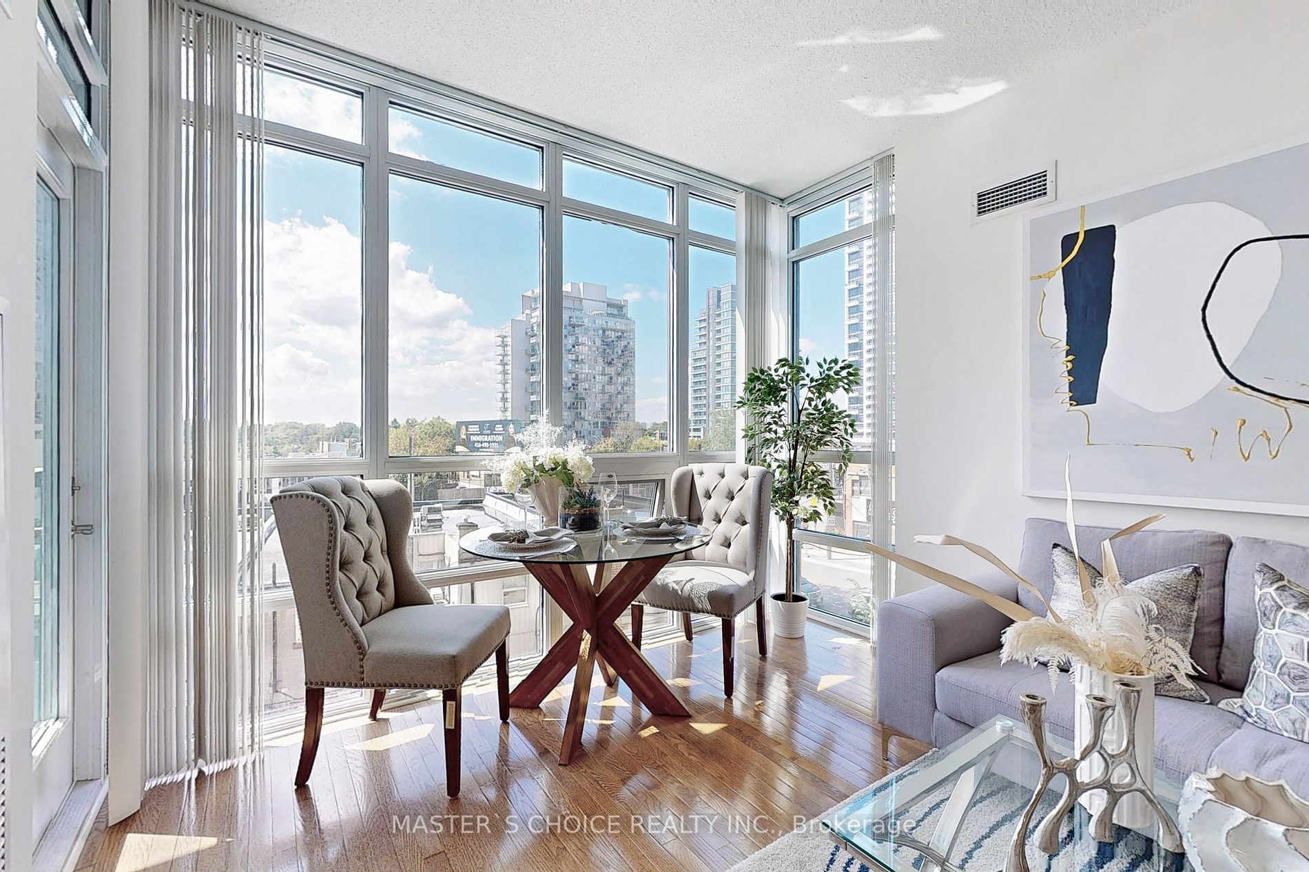26 Norton Ave, #401