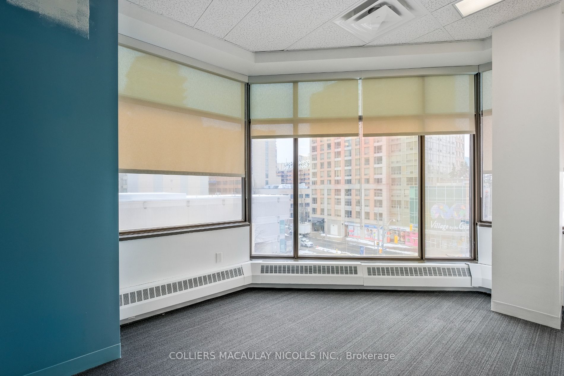 250 Dundas St W, #605