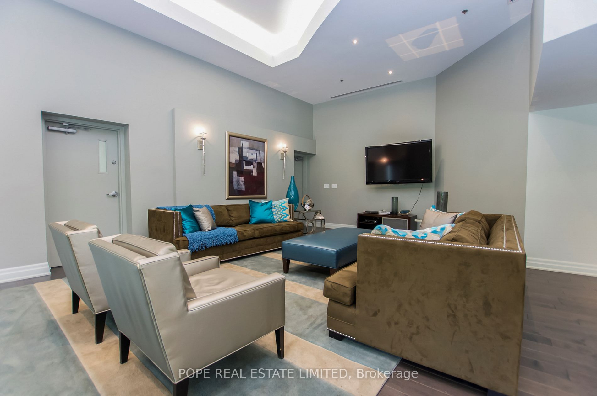 550 Queens Quay W, #505