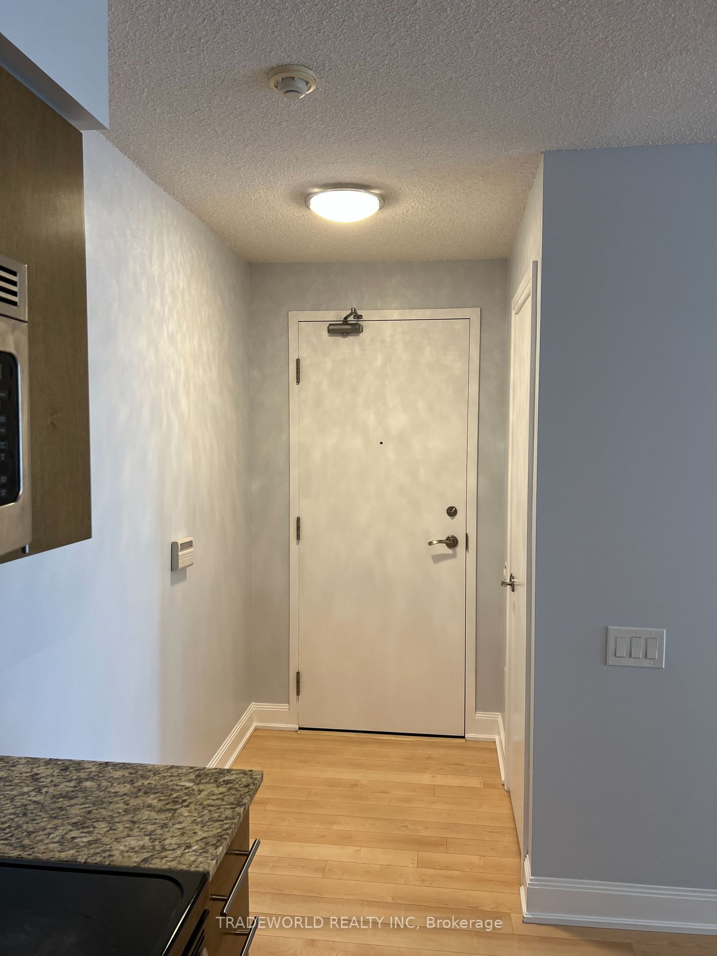 2191 Yonge St, #1606