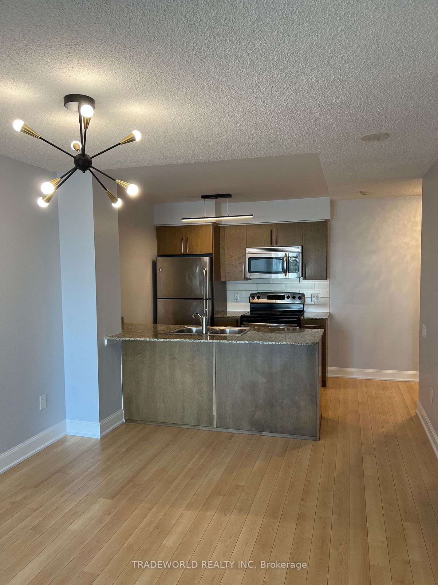 2191 Yonge St, #1606