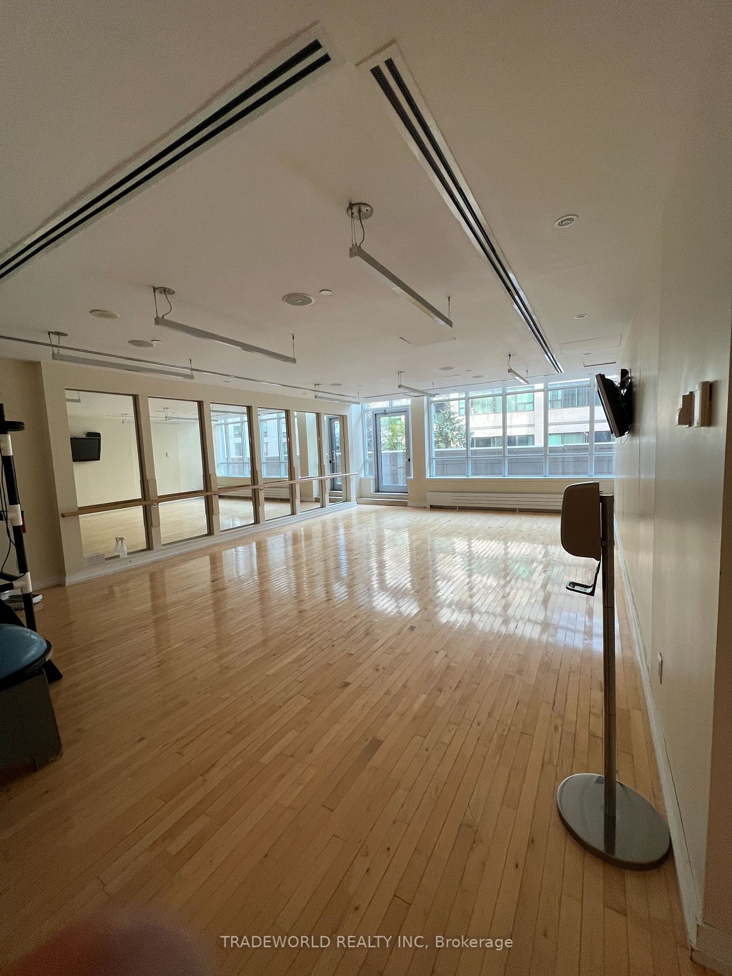 2191 Yonge St, #1606