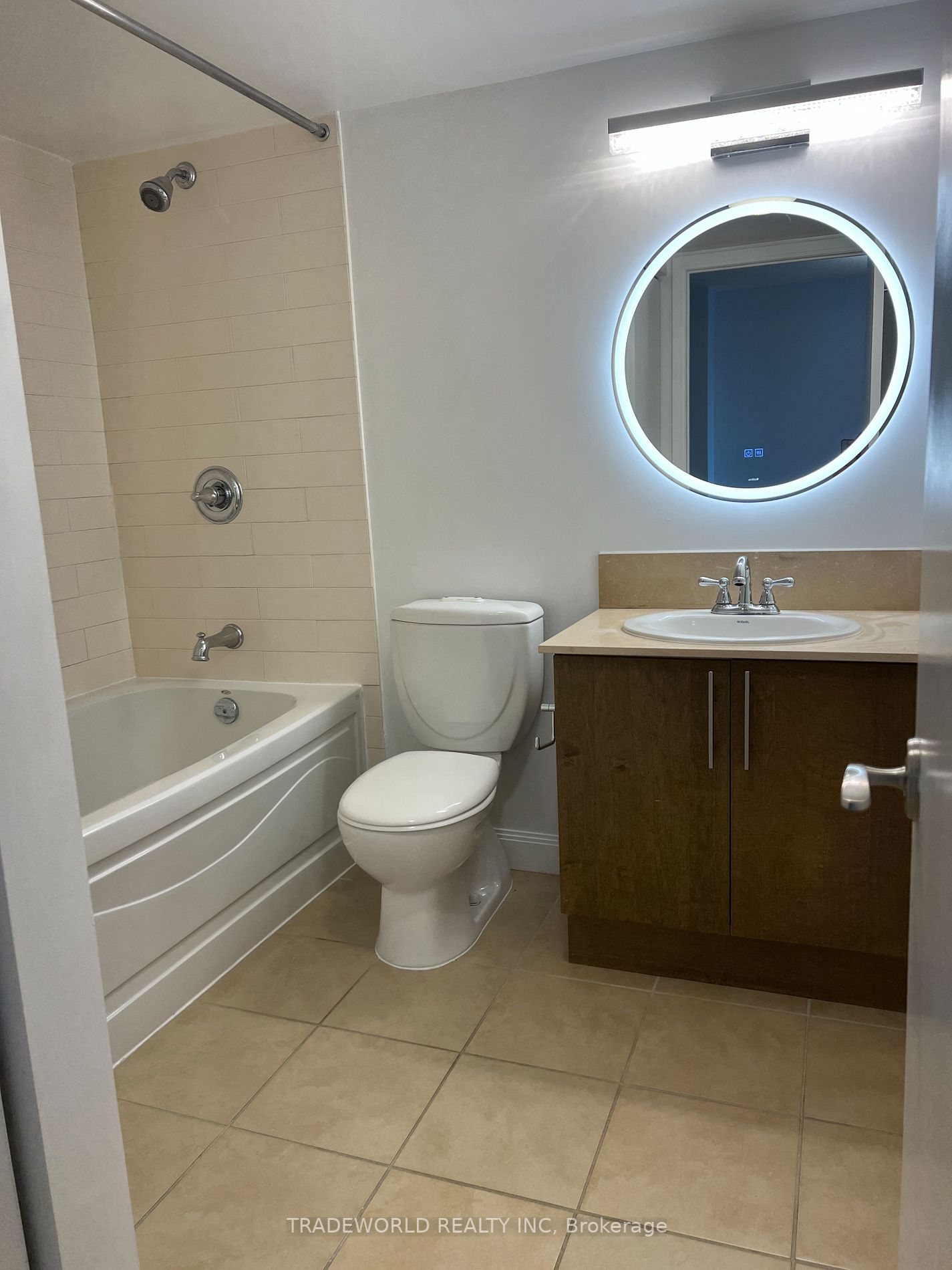 2191 Yonge St, #1606