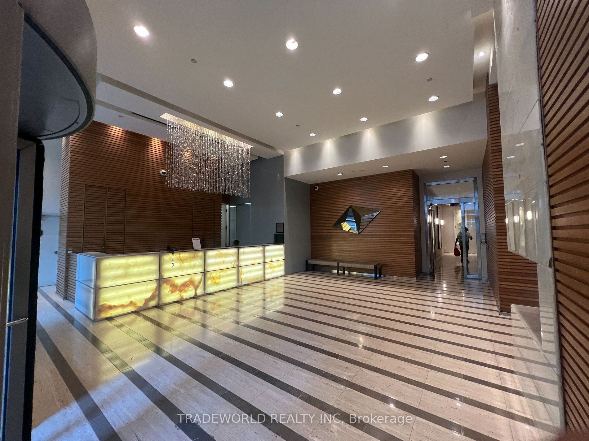 2191 Yonge St, #1606