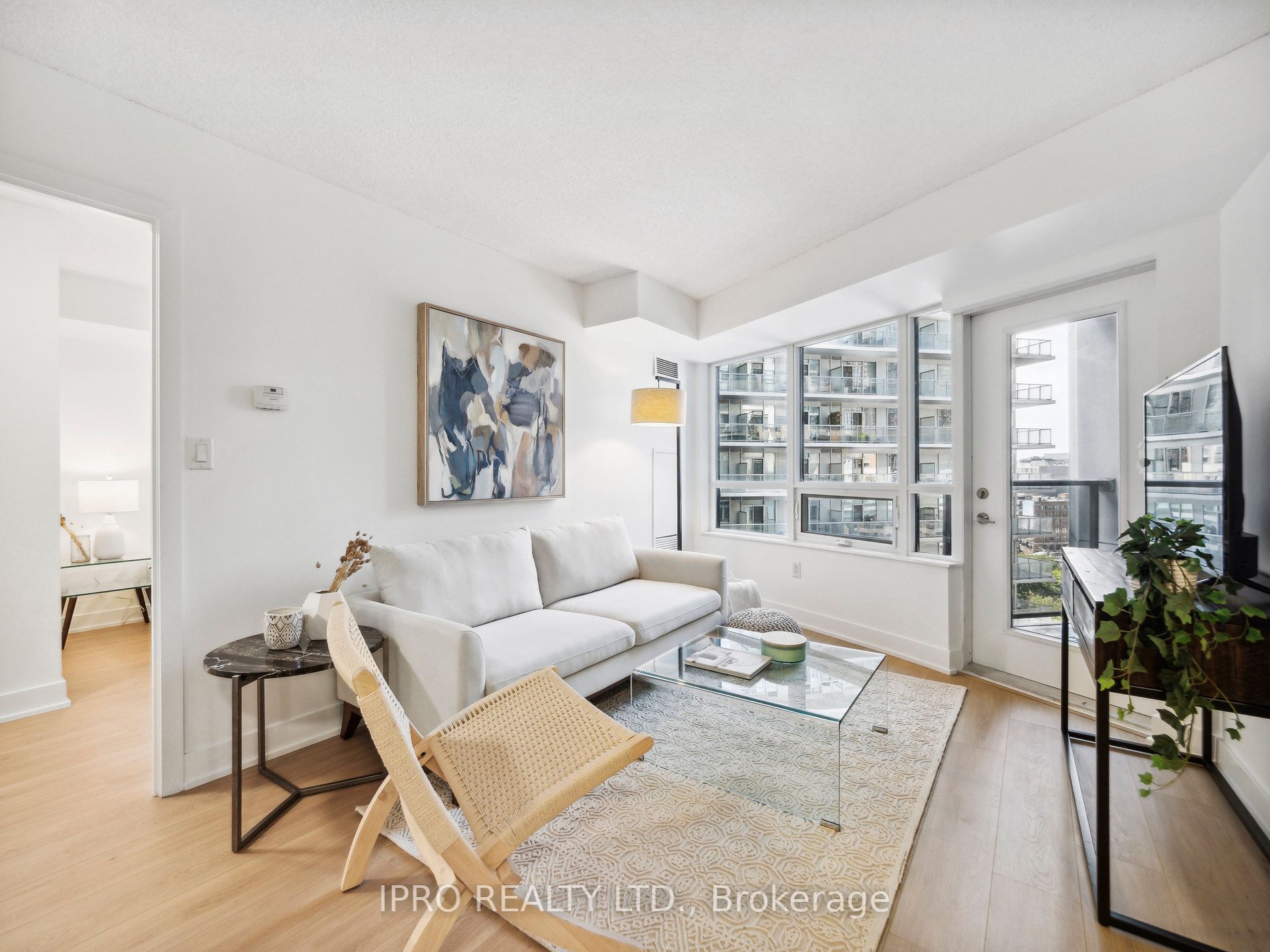 20 Blue Jays Way, #1601