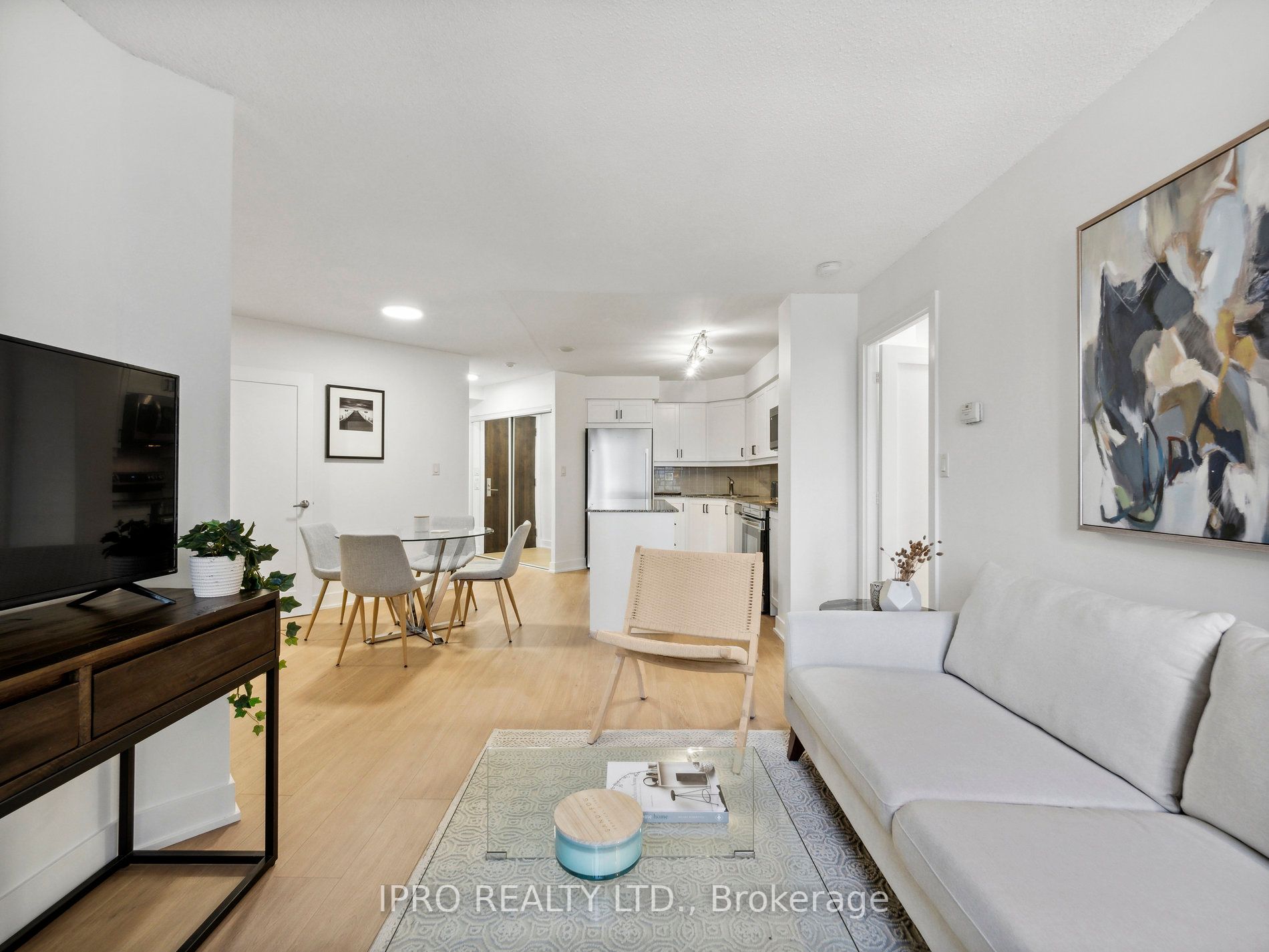 20 Blue Jays Way, #1601