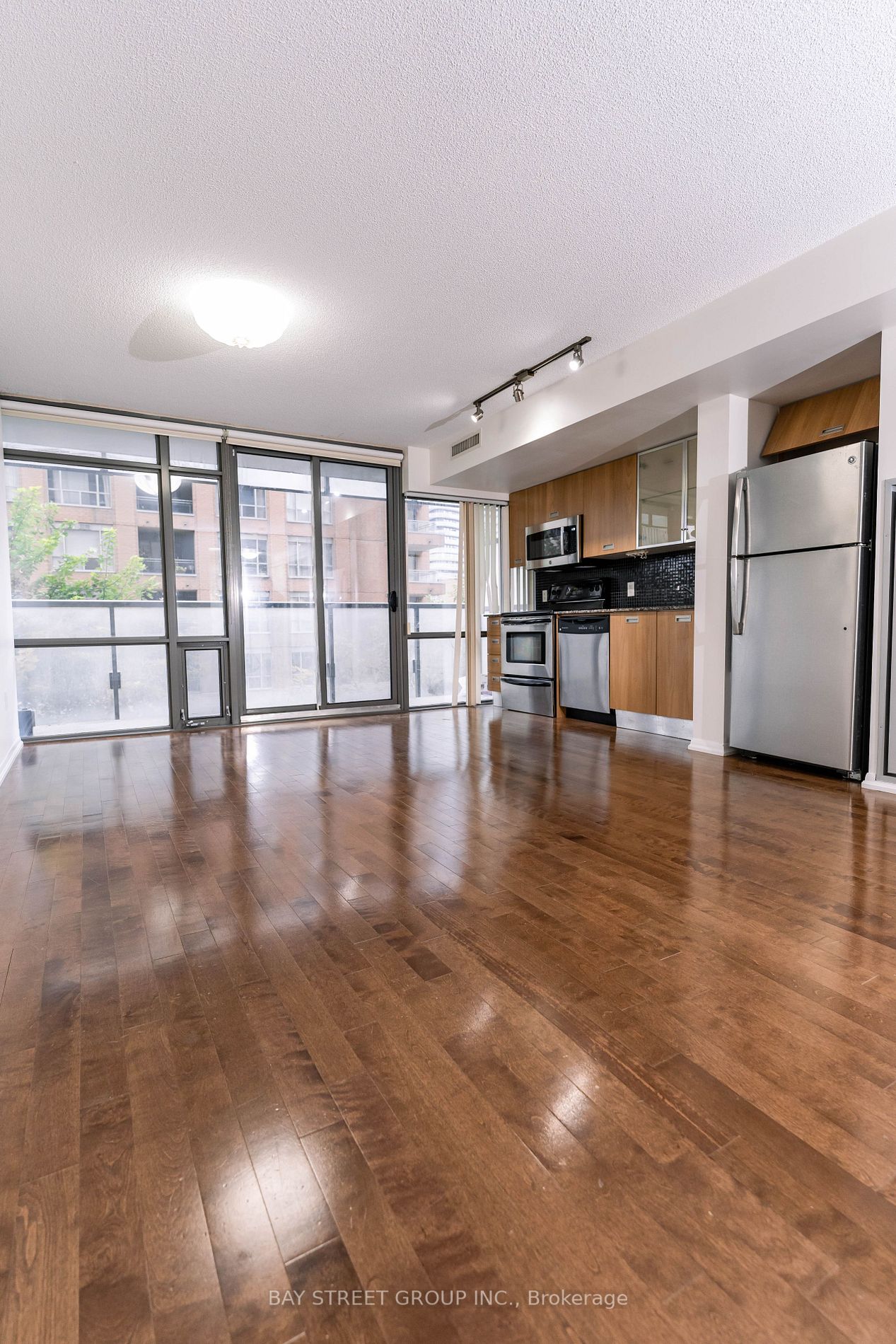 37 Grosvenor St, #305