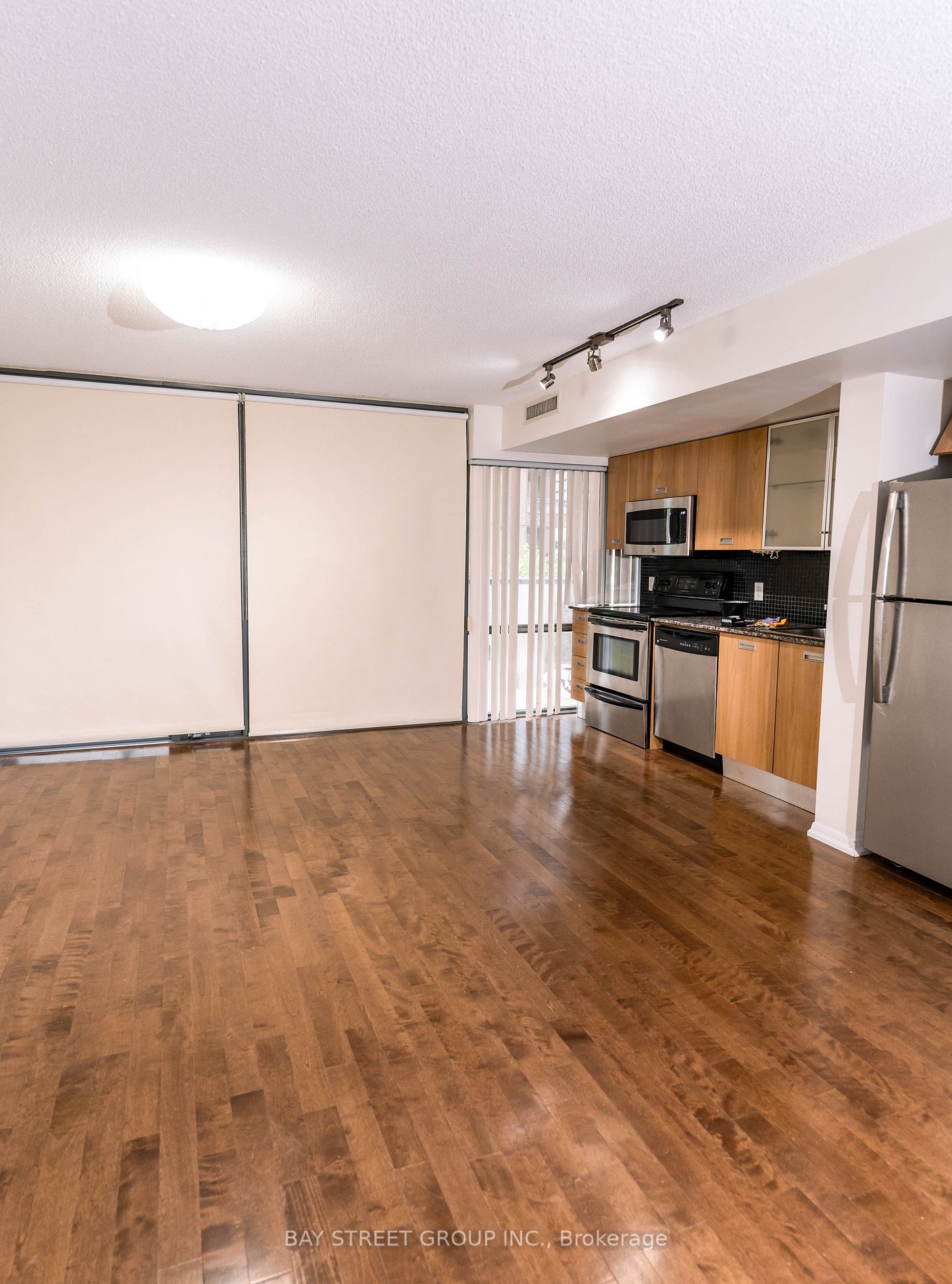 37 Grosvenor St, #305