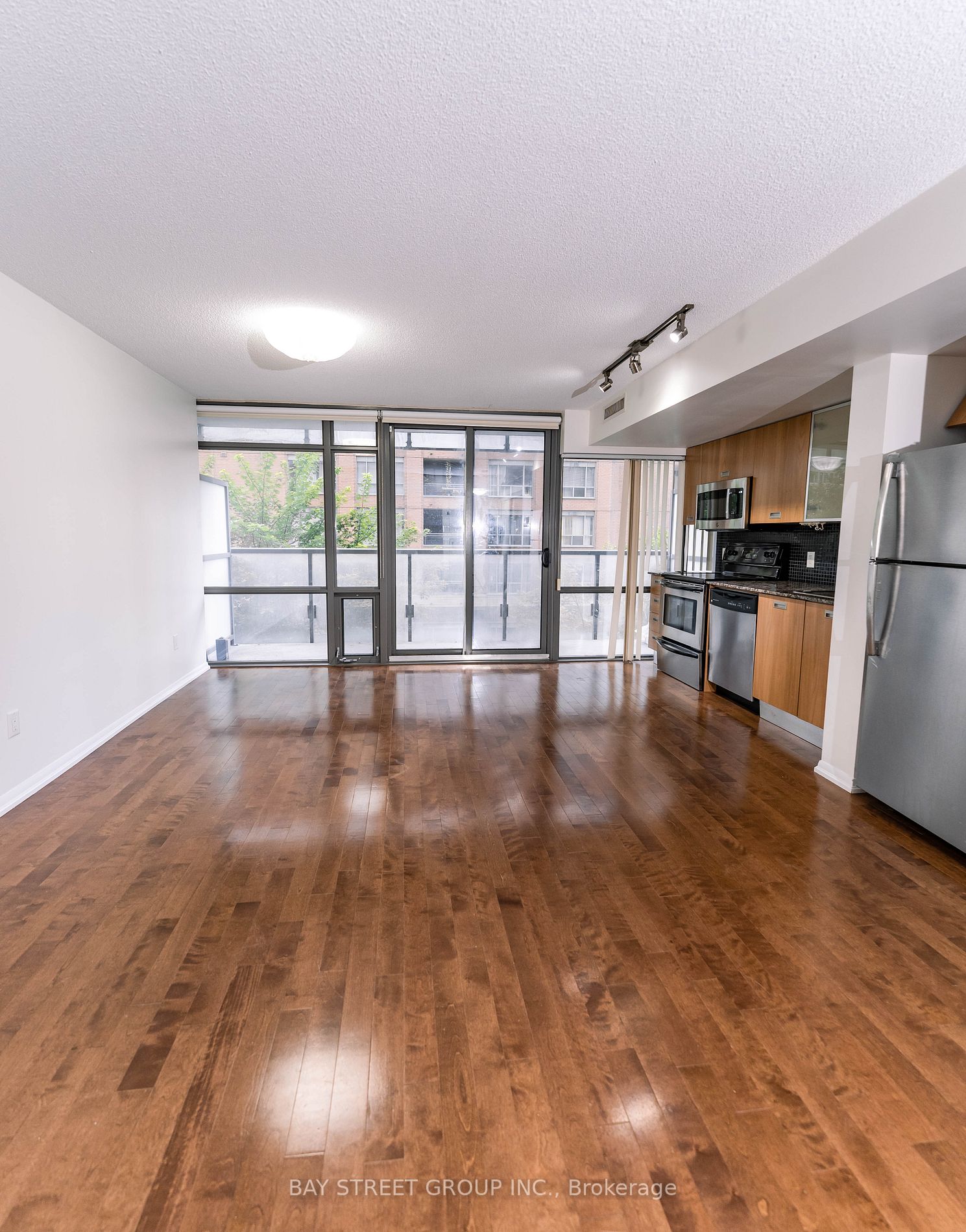 37 Grosvenor St, #305