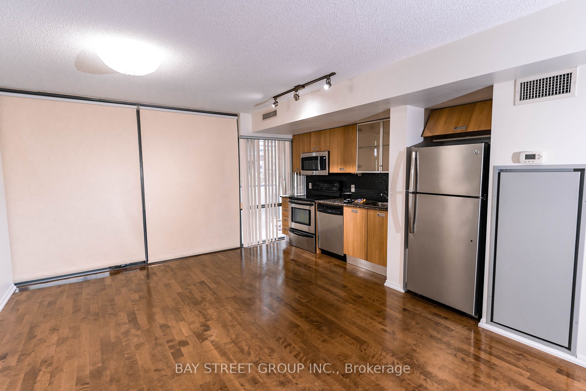 37 Grosvenor St, #305