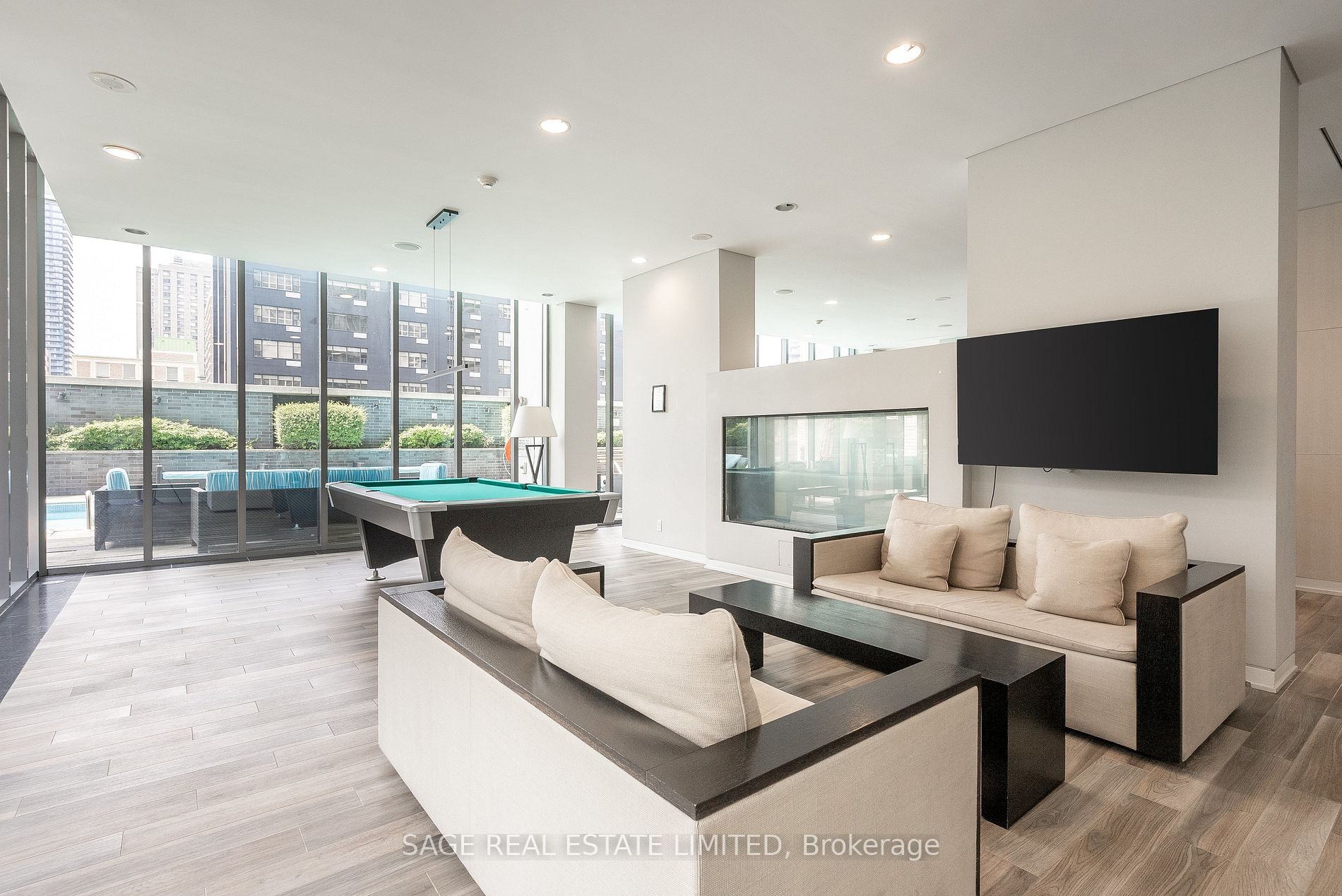33 Charles St E, #3209
