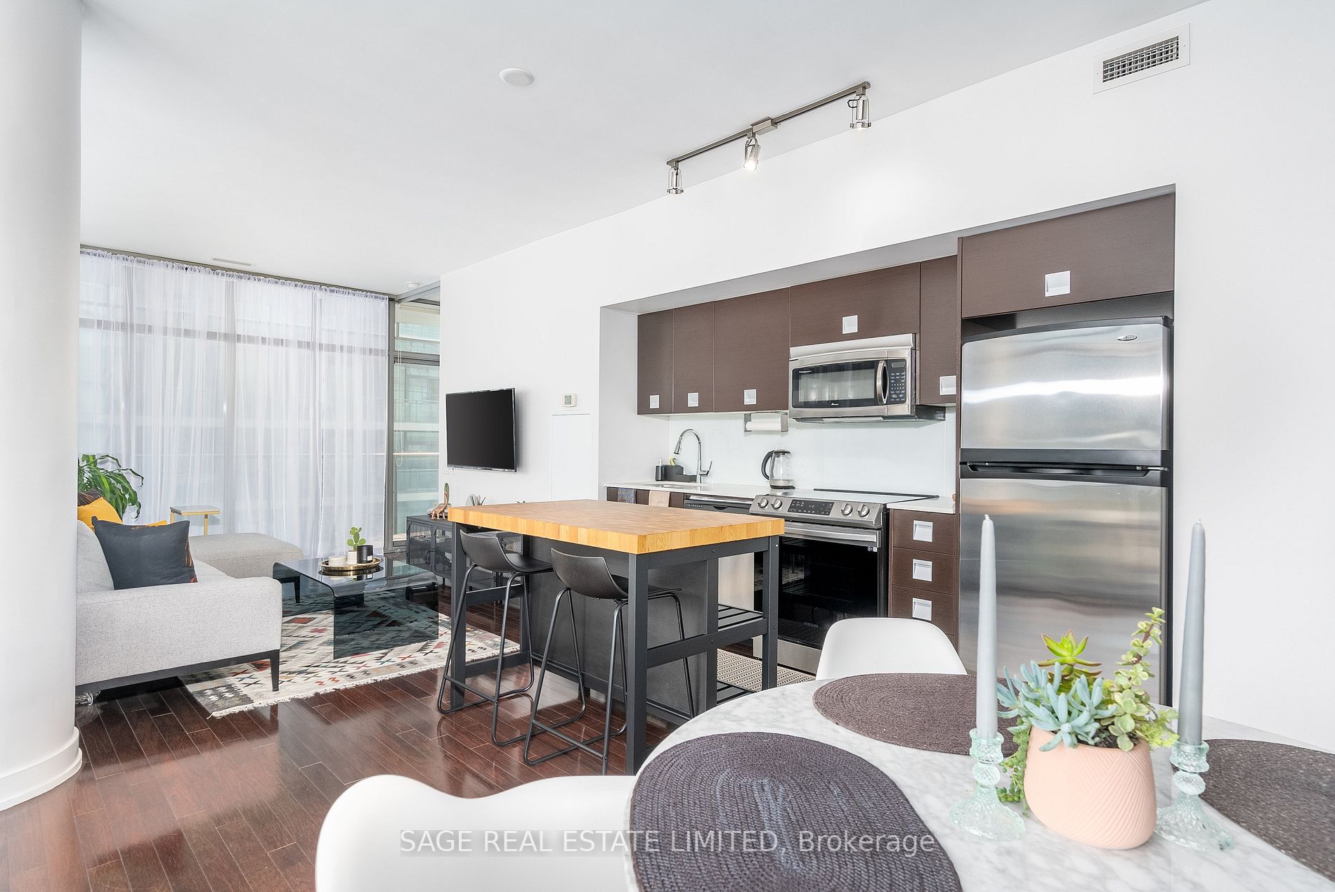 33 Charles St E, #3209