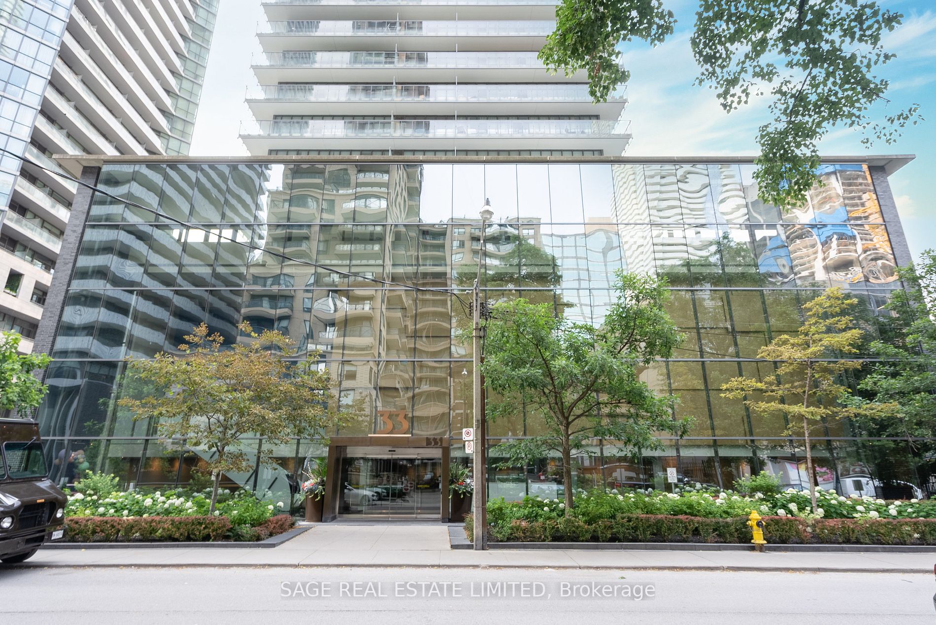 33 Charles St E, #3209