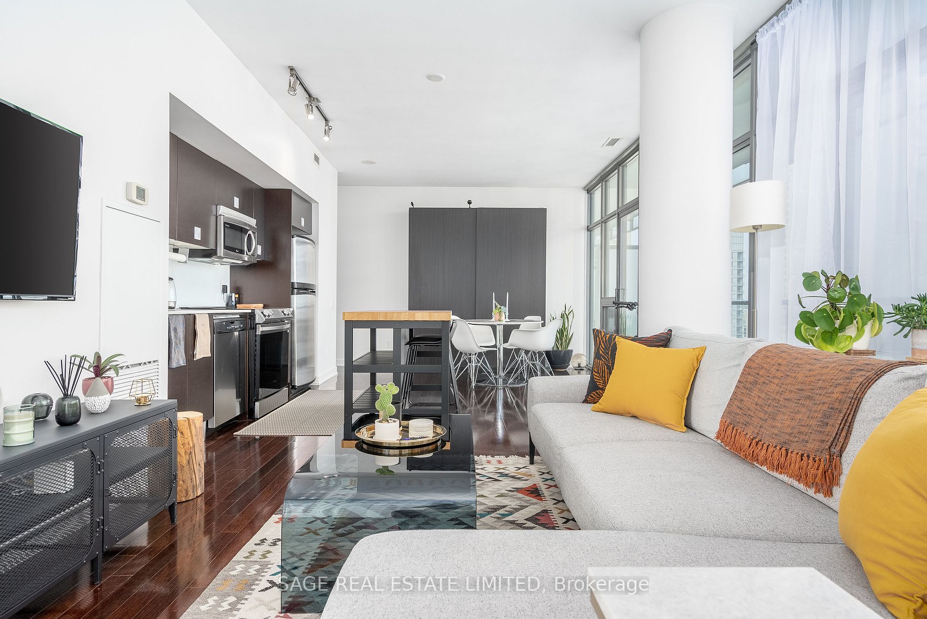 33 Charles St E, #3209