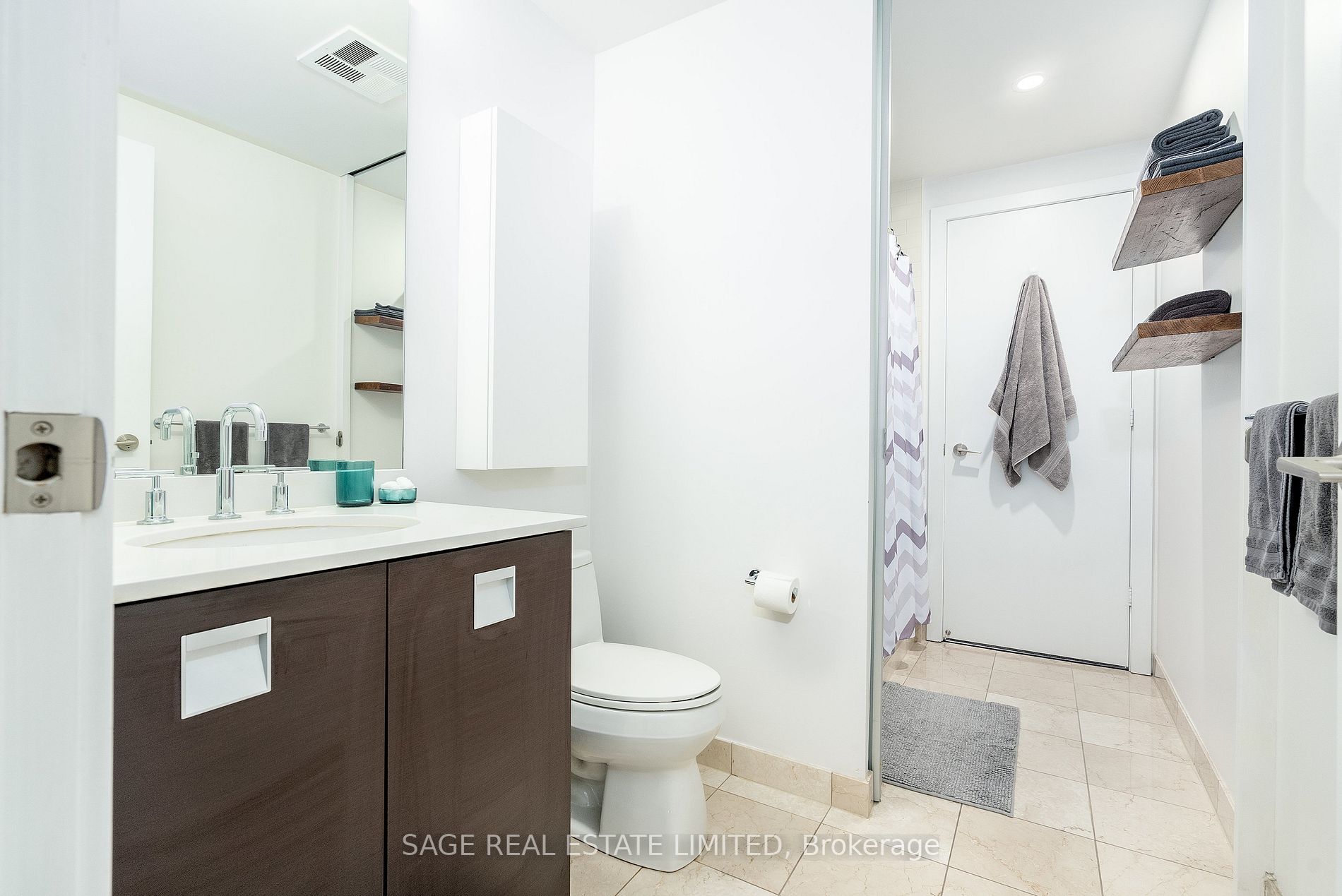33 Charles St E, #3209