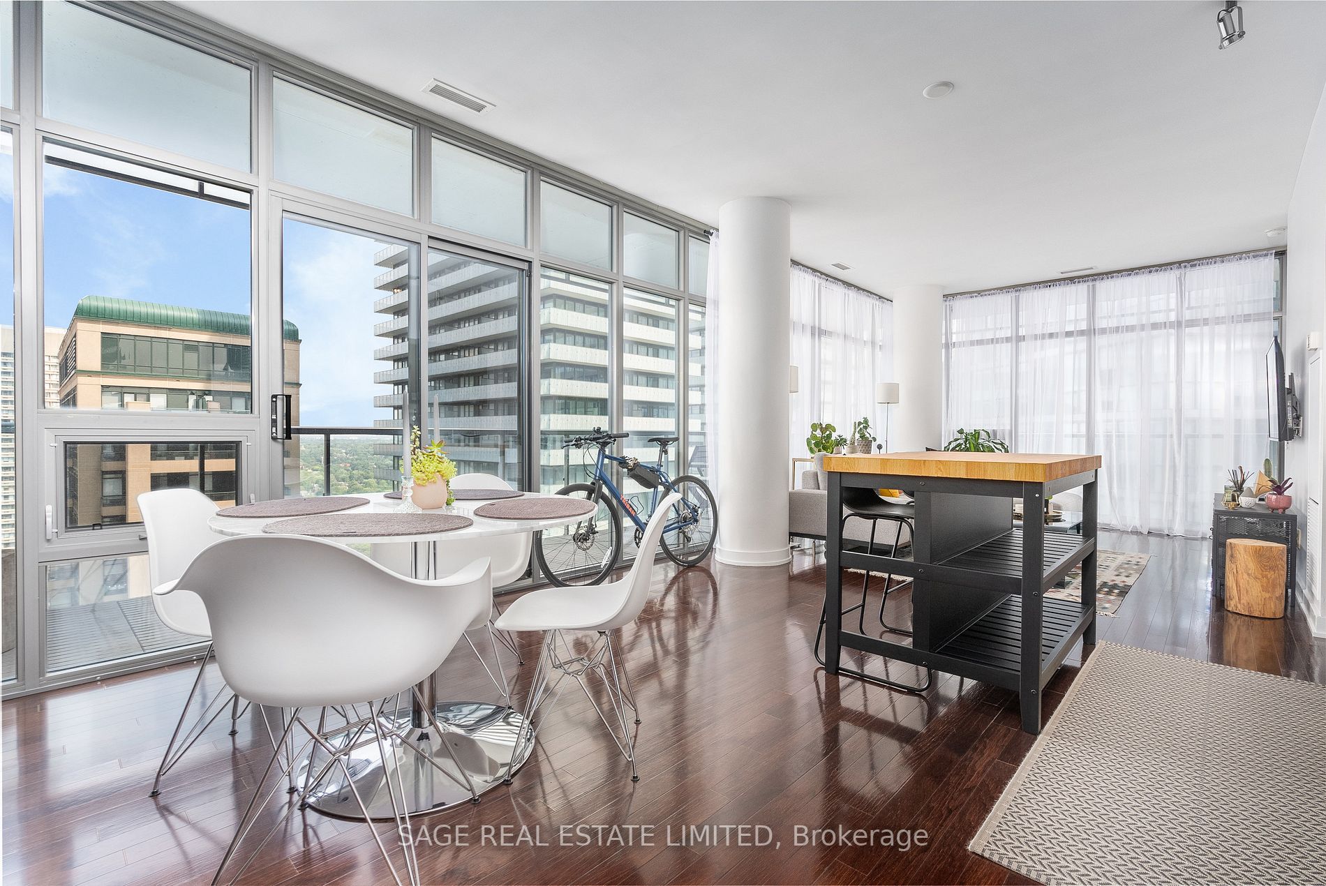 33 Charles St E, #3209