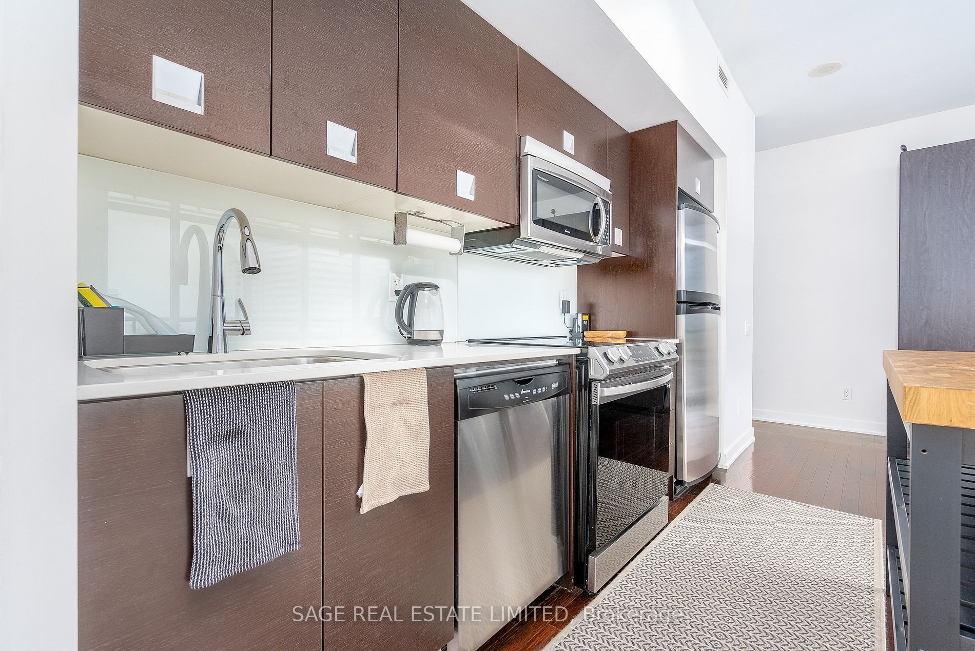 33 Charles St E, #3209