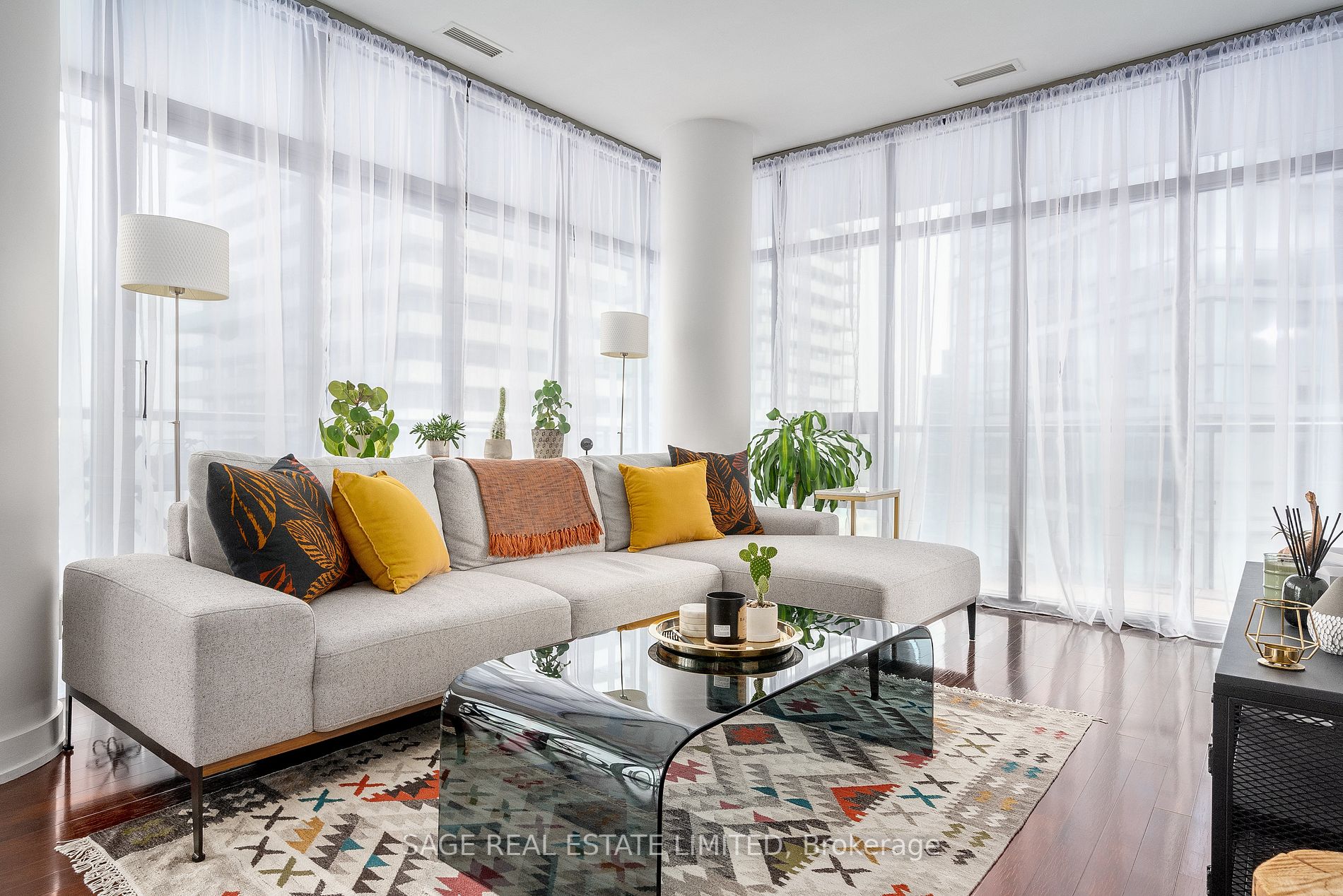 33 Charles St E, #3209