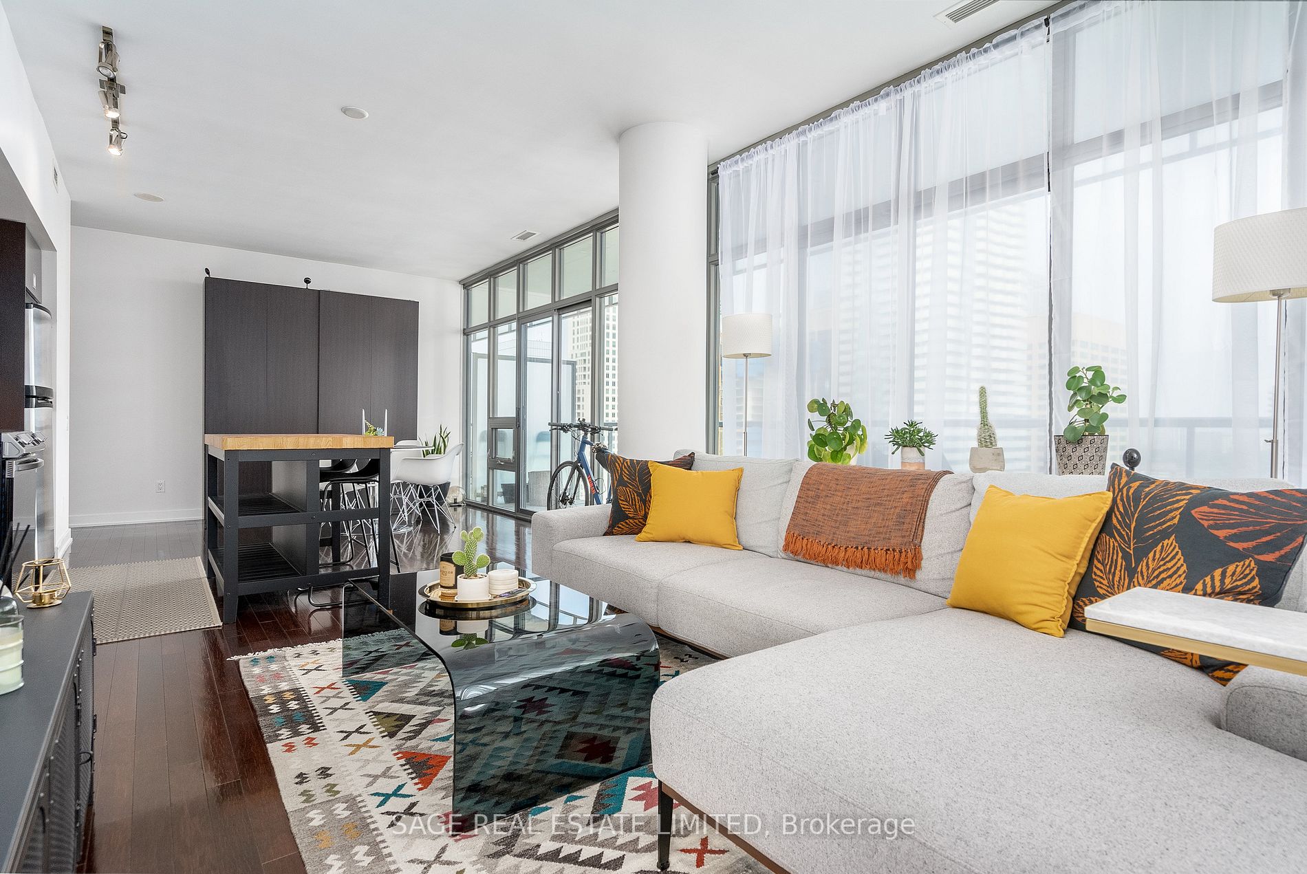 33 Charles St E, #3209