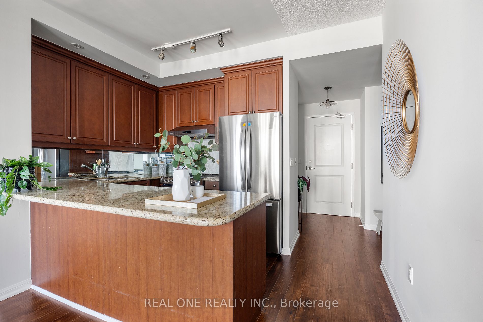 628 Fleet St, #1710