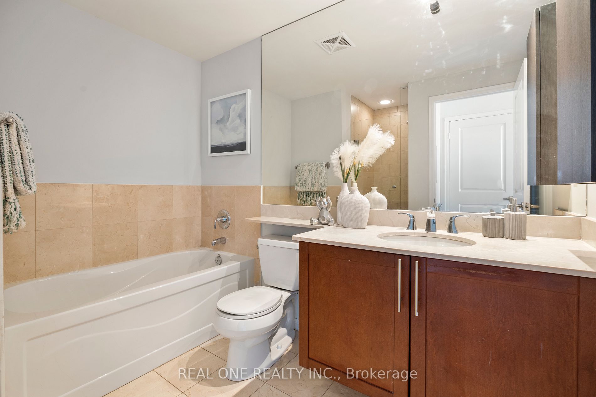 628 Fleet St, #1710
