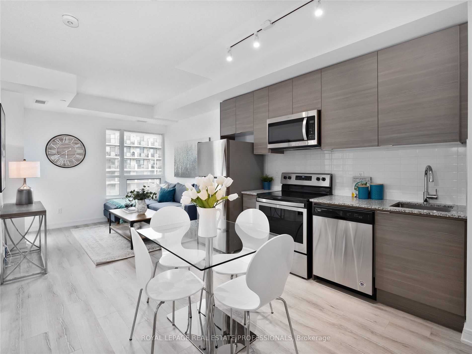 621 Sheppard Ave E, #526