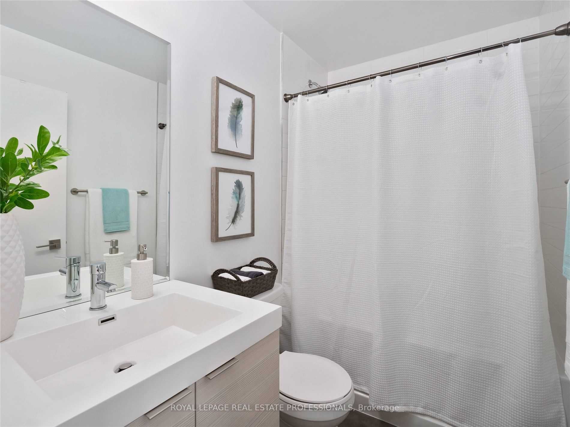 621 Sheppard Ave E, #526