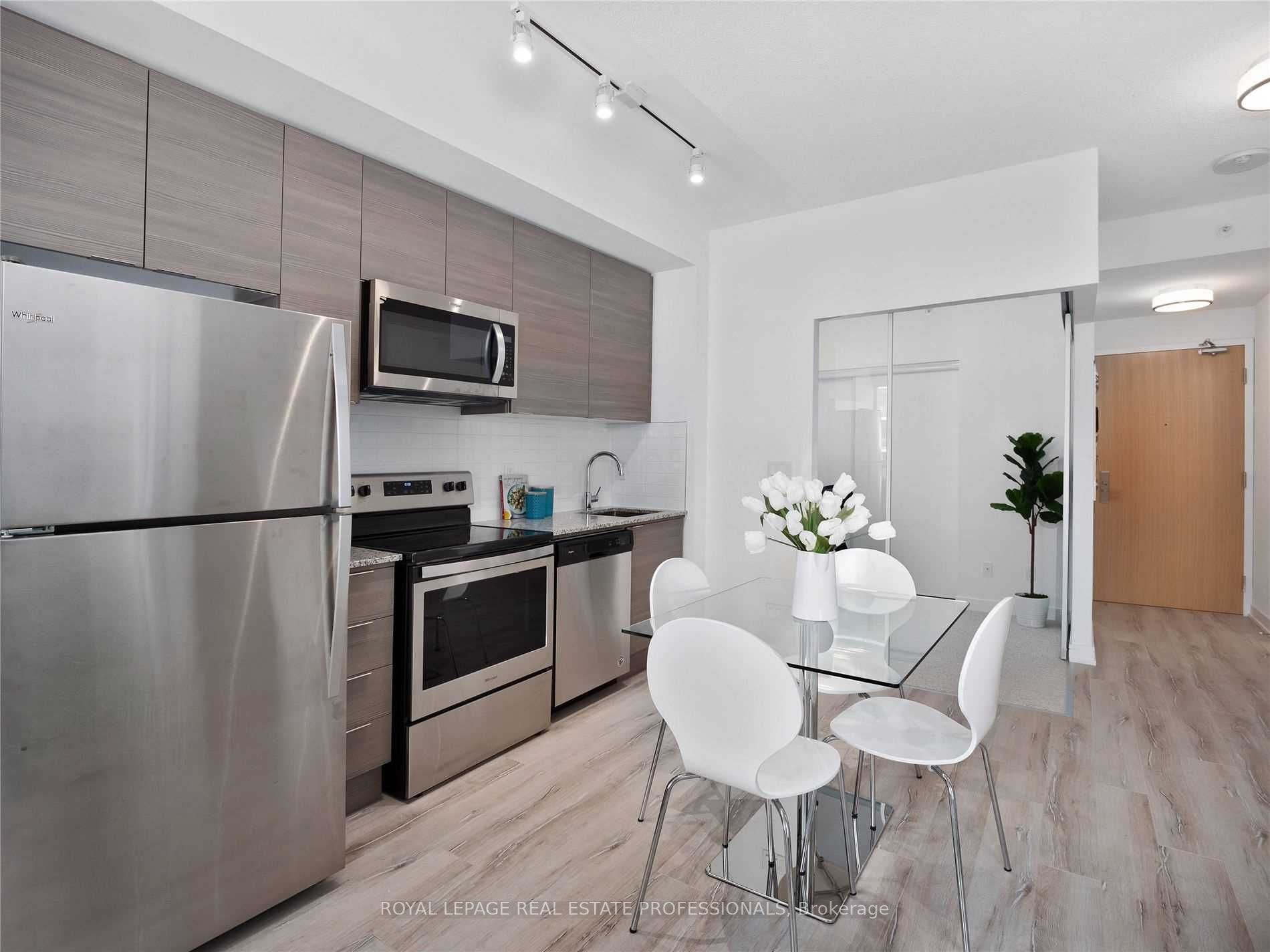 621 Sheppard Ave E, #526