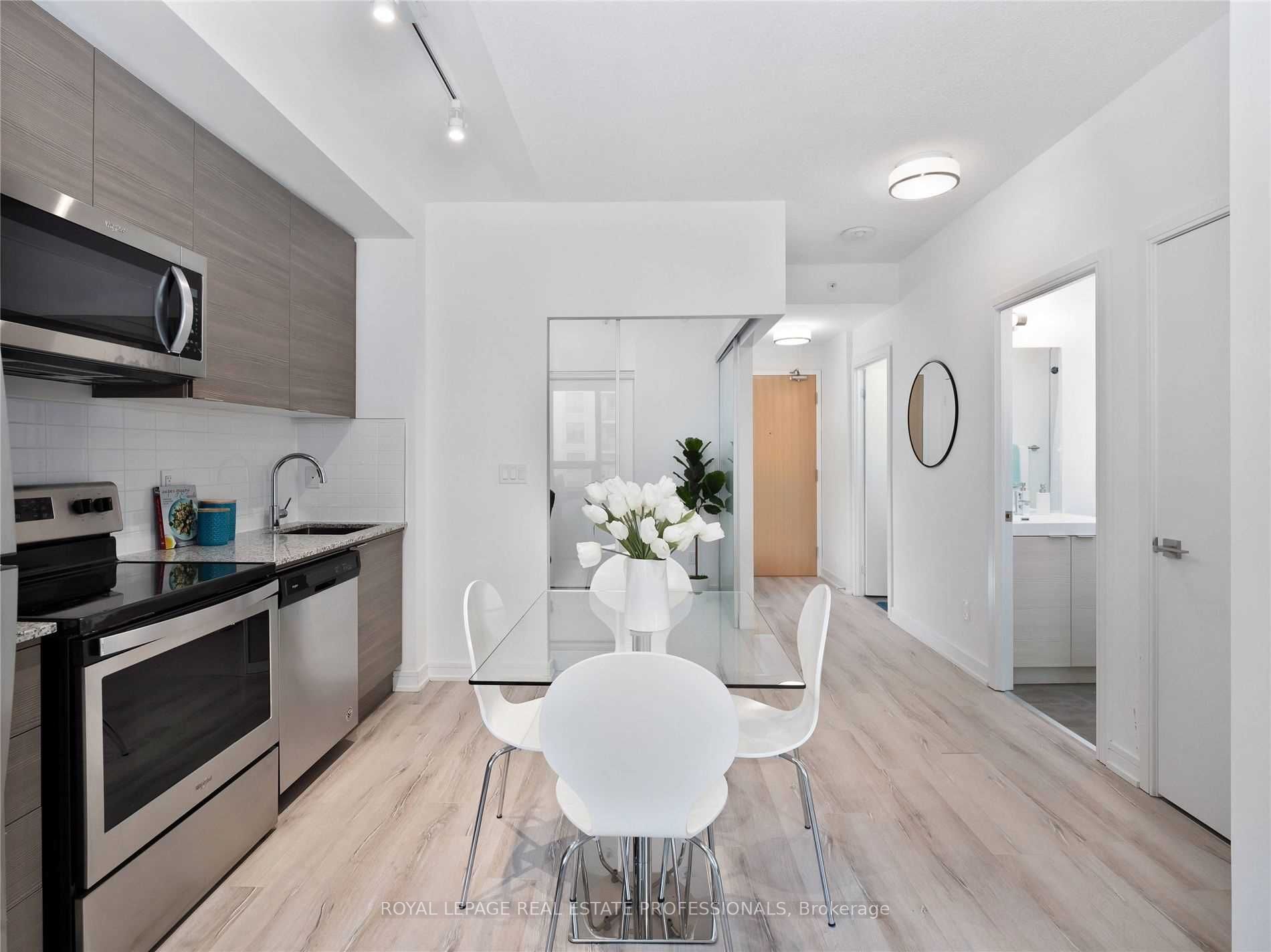 621 Sheppard Ave E, #526