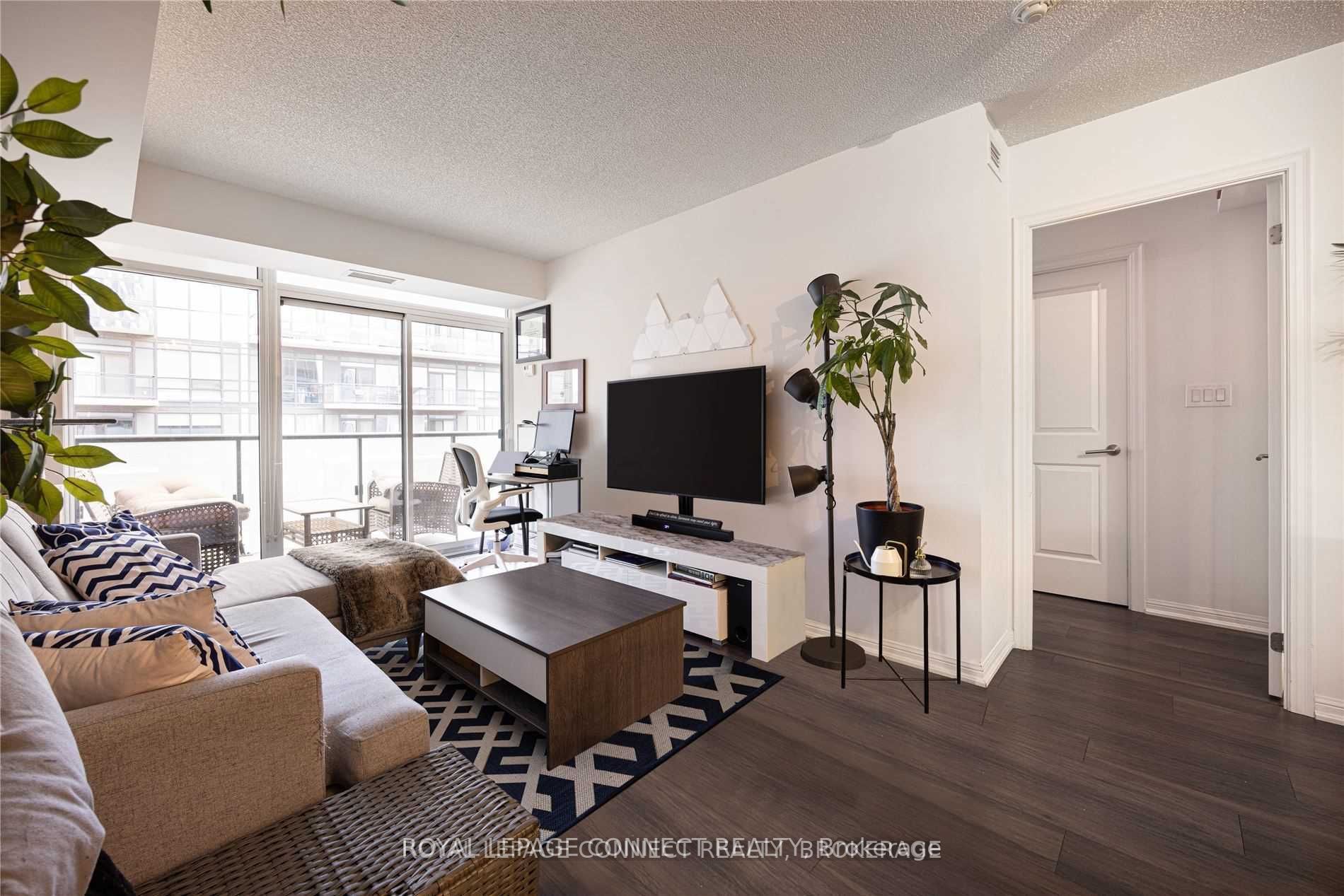 400 Adelaide St E, #2301