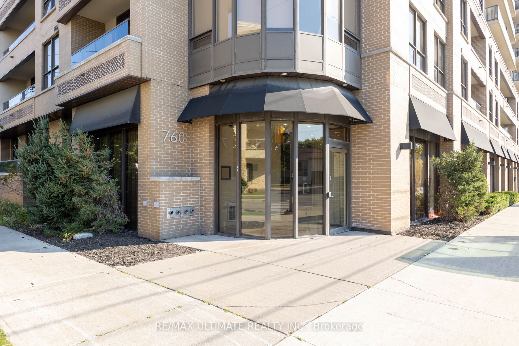 760 Sheppard Ave W, #302
