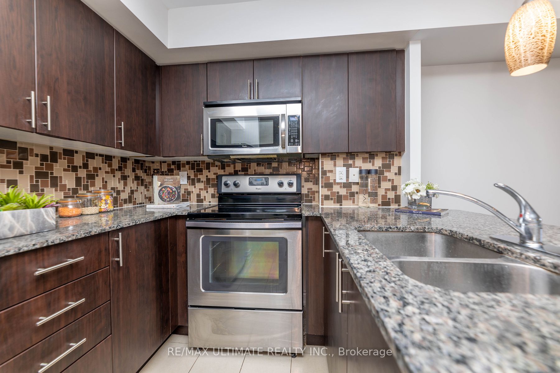 760 Sheppard Ave W, #302