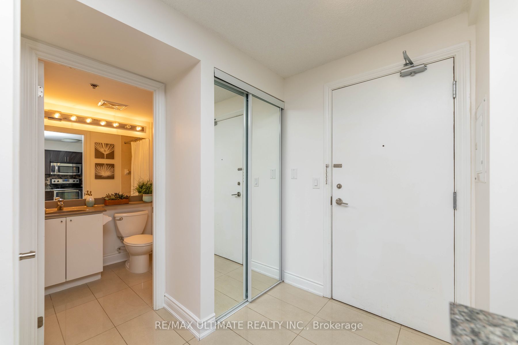 760 Sheppard Ave W, #302