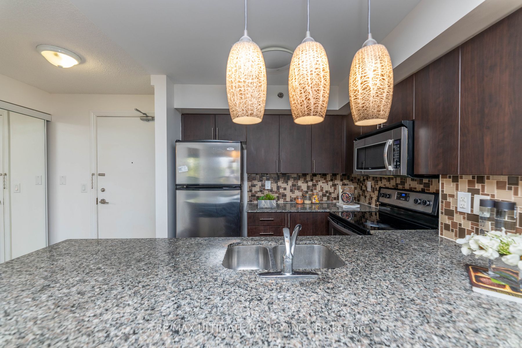 760 Sheppard Ave W, #302